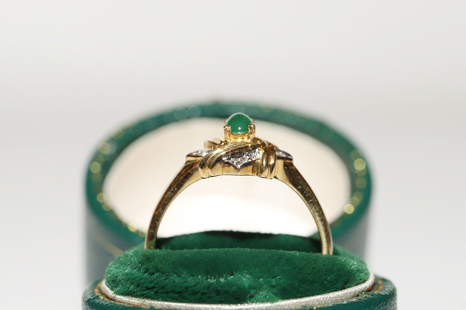 In very good condition.
Total weight 3 grams.
Totally about 0.04 ct diamond.
The diamond has vs clarity and H color.
Totally 0.25 ct Emerald.
Ring size is US 7.5
We can make any size.(We offer free resizing).
Original vintage item about 50 years