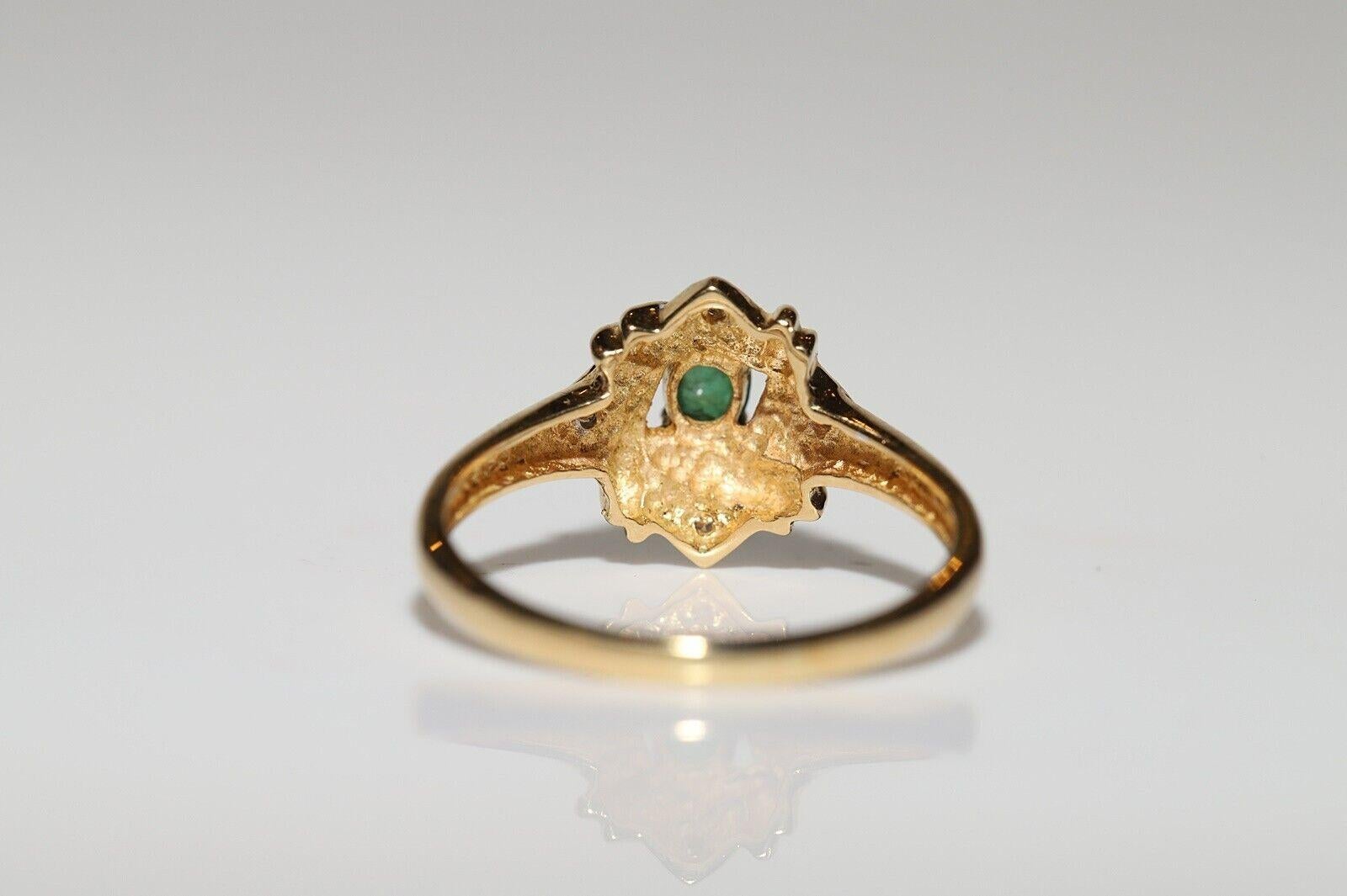Vintage 18k Gold Circa 1970s Natural Diamond And Emerald Ring  For Sale 2