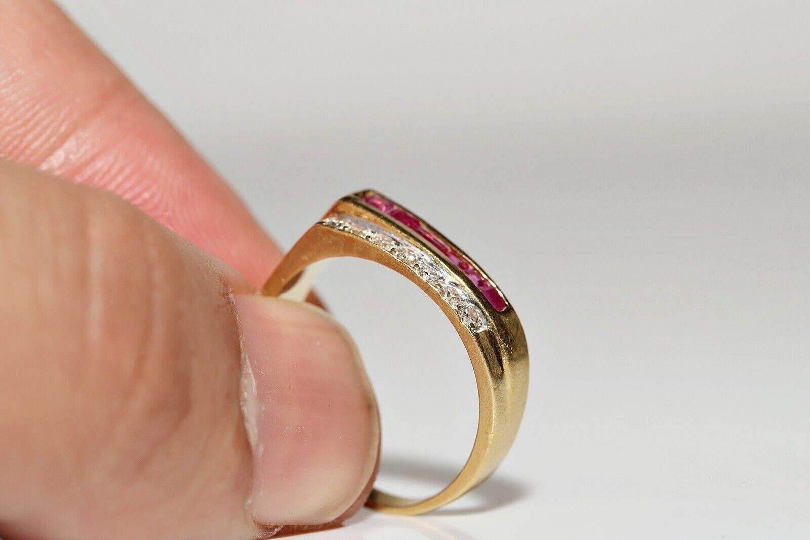 Vintage 18k Gold Circa 1980s Natural Diamond And Caliber Ruby Decorated Ring In Good Condition For Sale In Fatih/İstanbul, 34