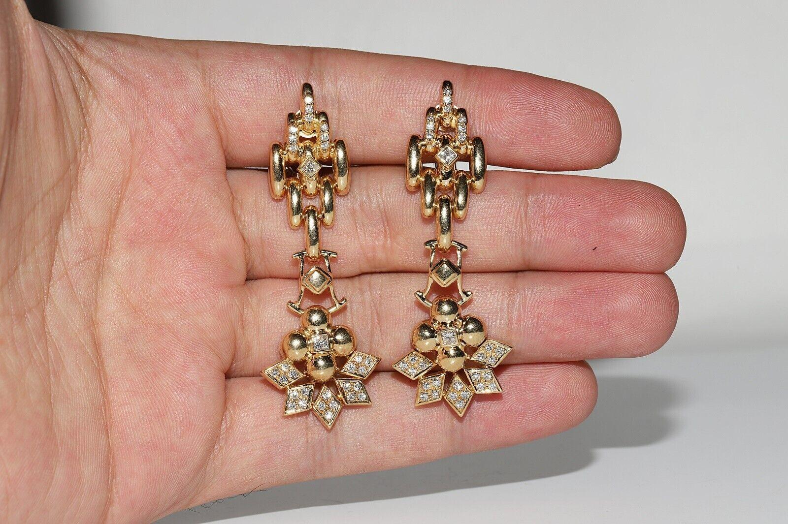 Vintage 18k Gold Circa 1980s Natural Diamond Decorated Drop Earring  For Sale 8