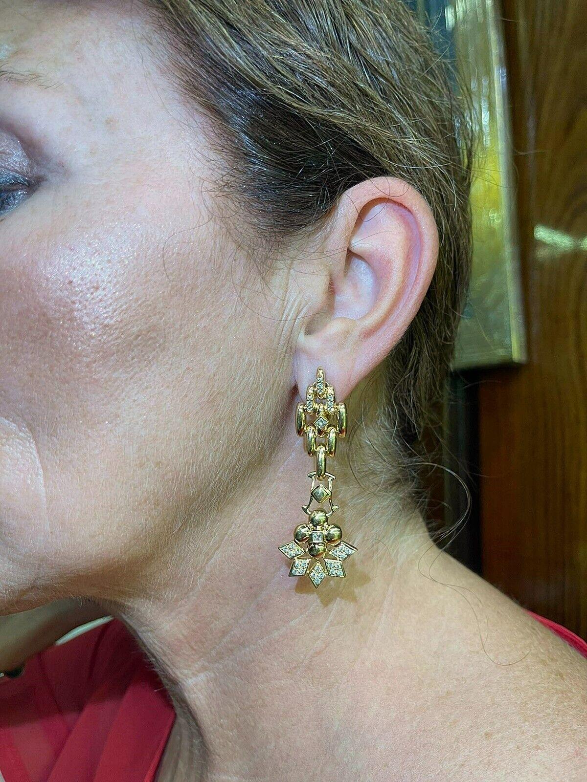 Retro Vintage 18k Gold Circa 1980s Natural Diamond Decorated Drop Earring  For Sale