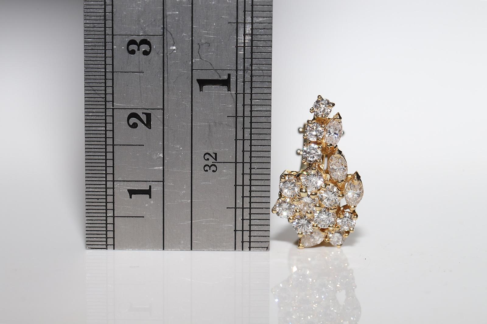 Boucle d'oreille forte en or 18k Circa Vintage des années 1980 ornée de diamants naturels en vente 6