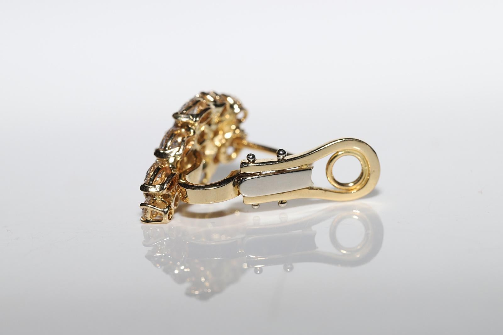 Boucle d'oreille forte en or 18k Circa Vintage des années 1980 ornée de diamants naturels Pour femmes en vente