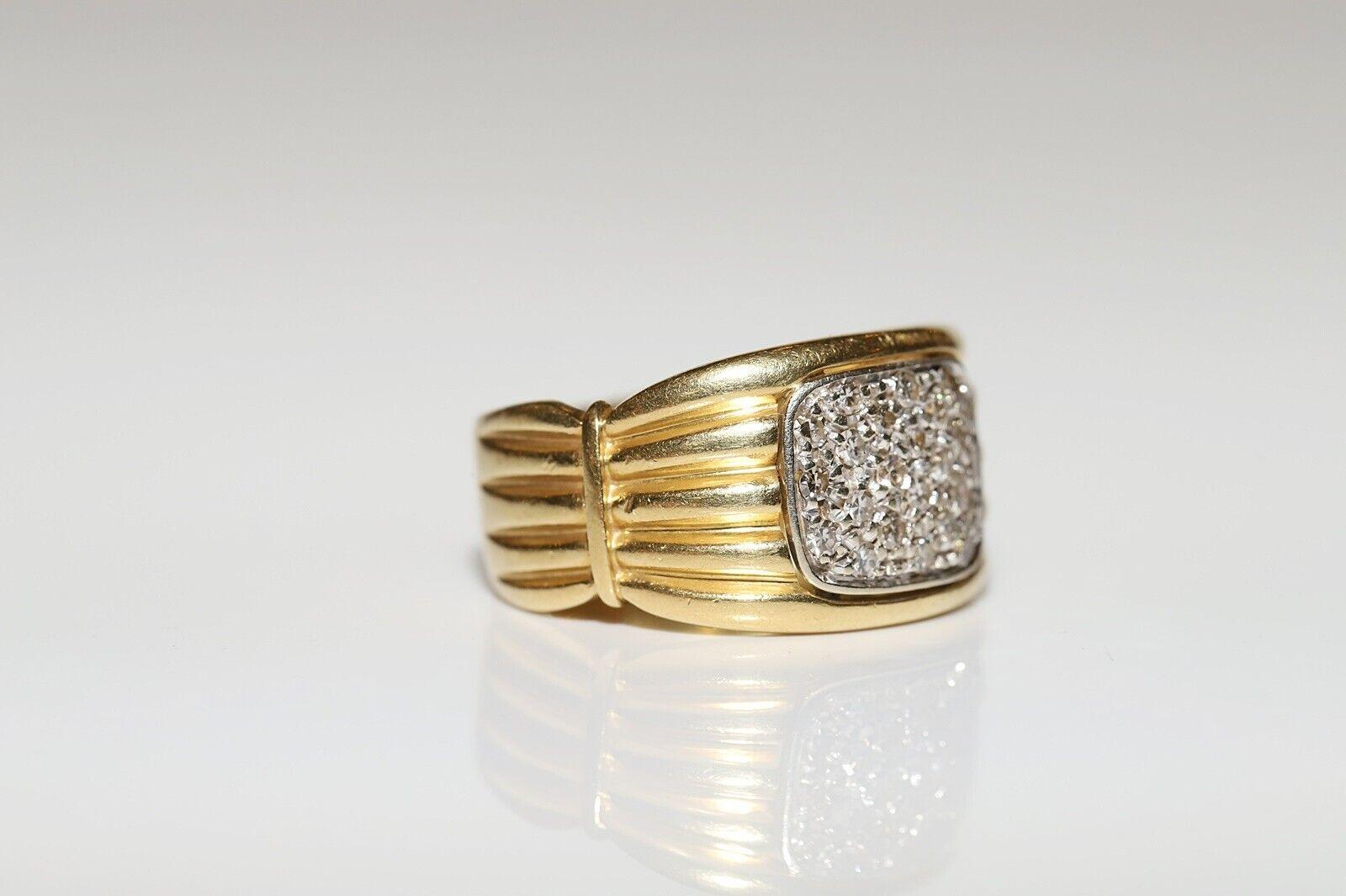 In ottime condizioni.
Il peso totale è di 7,7 grammi.
Totalmente è un diamante di 0,55 carati.
Il diamante  ha un colore H e una purezza vs-s1.
La misura dell'anello è US 8.5 (offriamo il ridimensionamento gratuito)
Possiamo realizzare qualsiasi