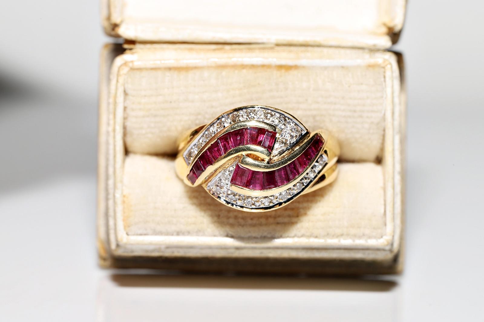 Dekorierter Vintage-Ring aus 18 Karat Gold, ca. 1990er Jahre, natürlicher Diamant und Kaliber Rubin  (Brillantschliff) im Angebot