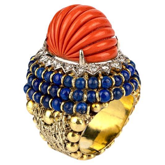 Vintage 18k Gold Coral and Lapis Lazuli Bombé Cocktail Ring  For Sale
