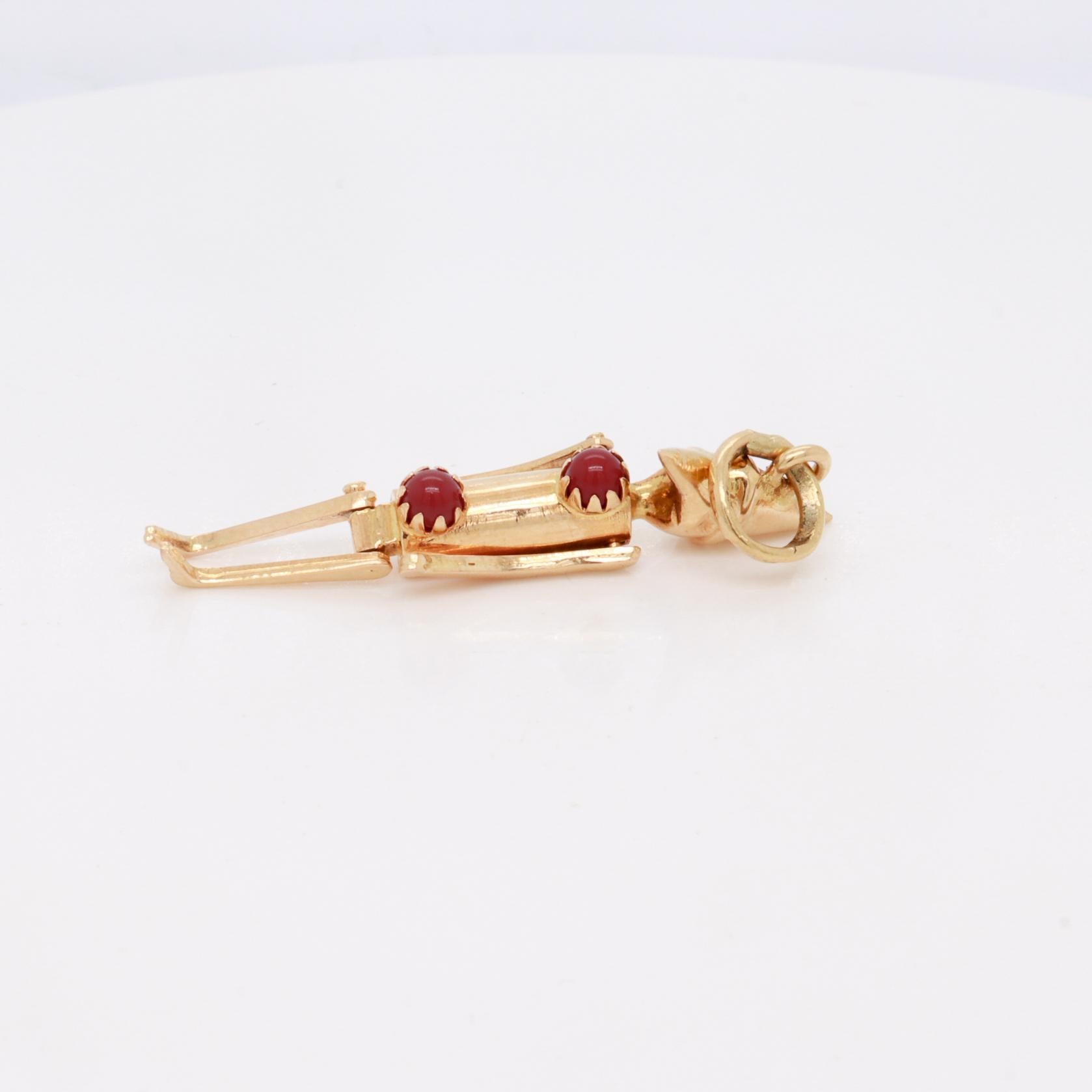 Vintage 18K Gold & Korallen Cabochon Pinocchio Puppet Kinetics Charme im Angebot 8