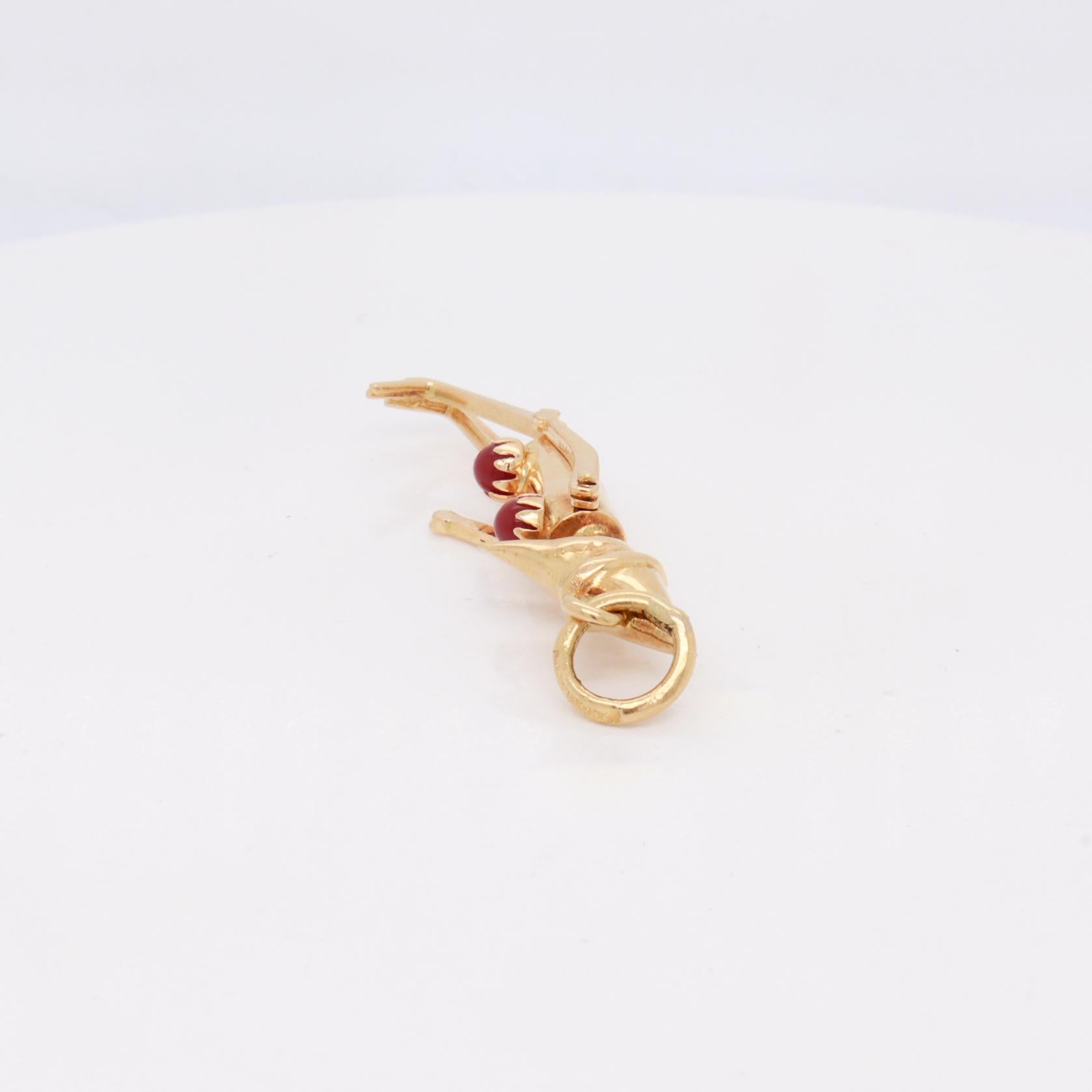 Vintage 18K Gold & Korallen Cabochon Pinocchio Puppet Kinetics Charme im Angebot 9