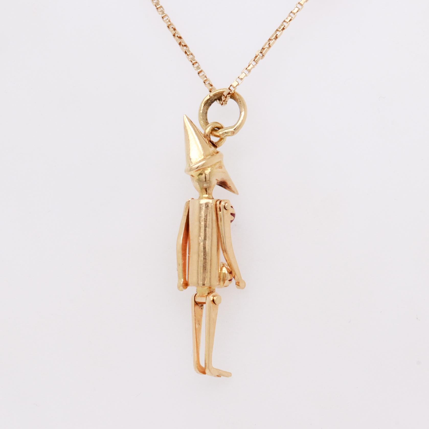 Vintage 18K Gold & Korallen Cabochon Pinocchio Puppet Kinetics Charme im Angebot 3