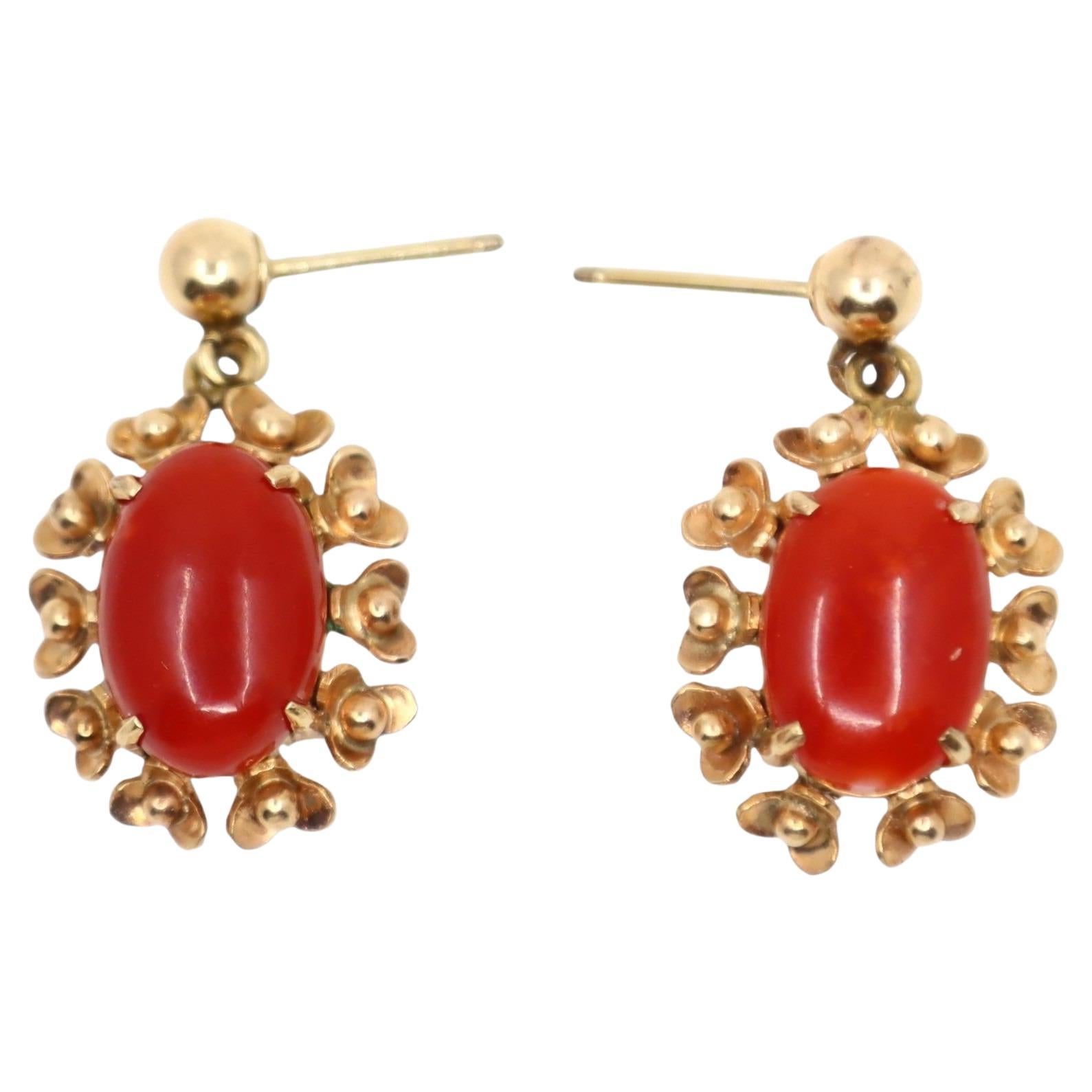Vintage 18K Gold Coral Flower Set Earring