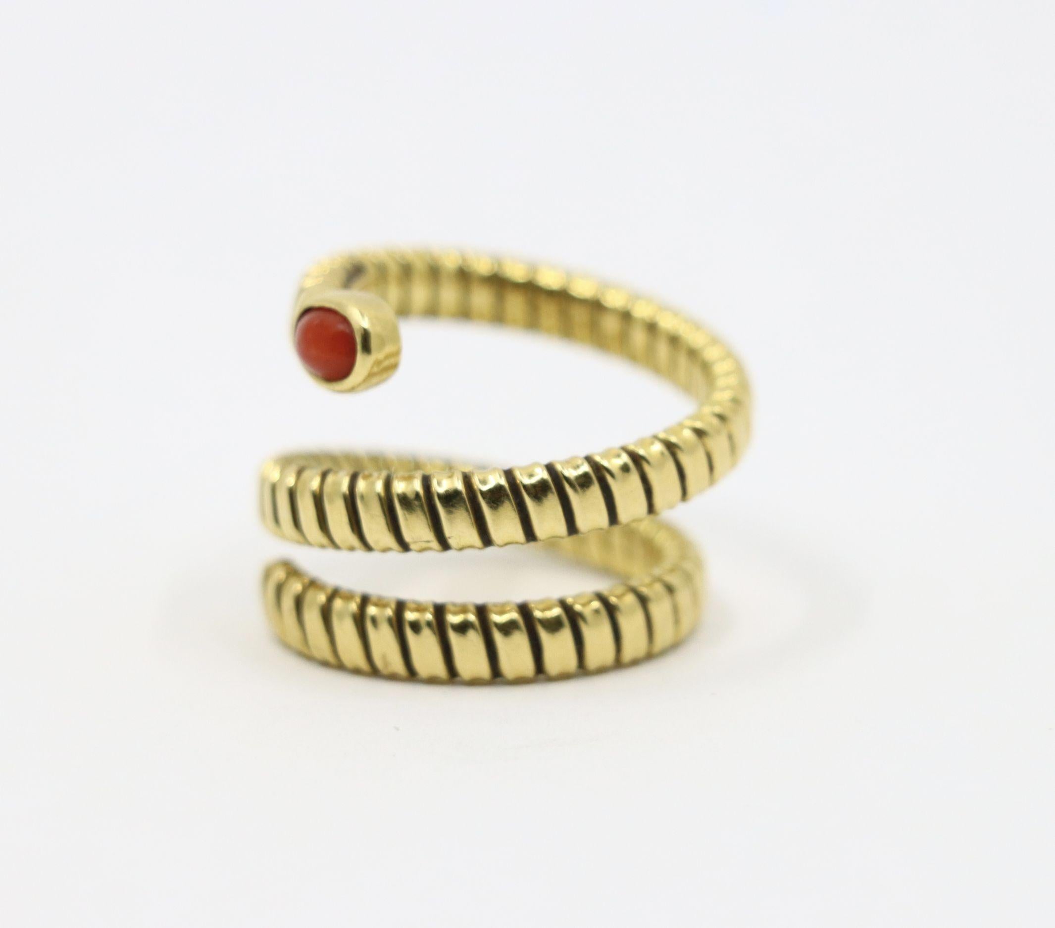 Anello Tubogas di corallo d'epoca in oro 18 carati in vendita 2