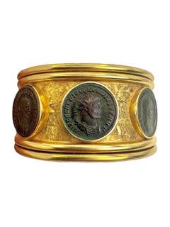 Bracelet manchette vintage en or 18K avec pièces de monnaie en bronze de l'Antiquité romaine