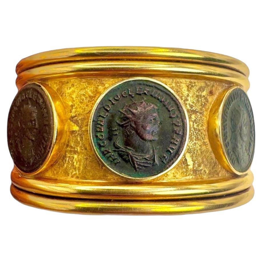 Vintage 18K Gold Manschettenarmband mit antiken römischen Bronzemünzen