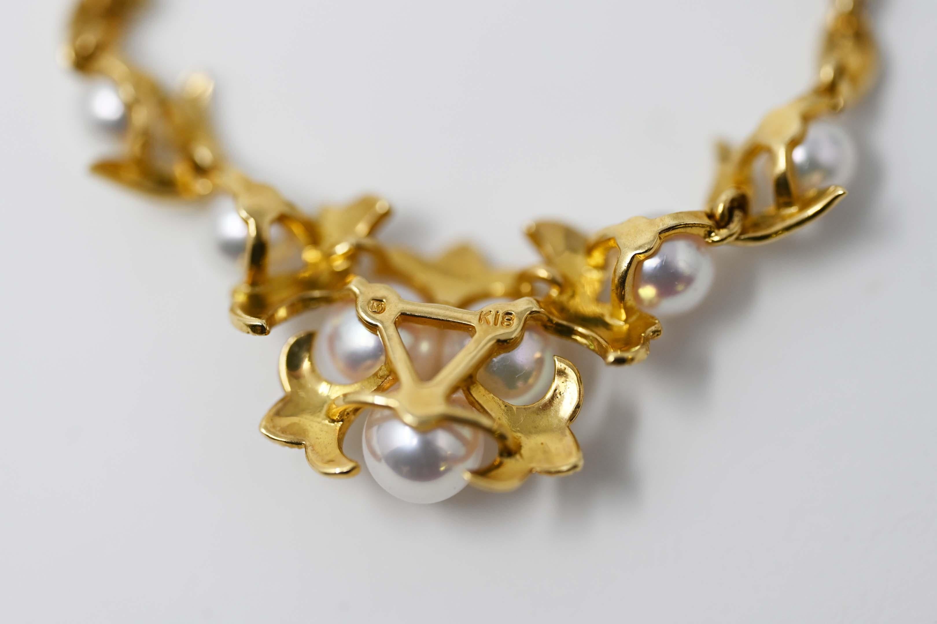 Round Cut Vintage 18k Gold Cultured Pearls Necklace For Sale