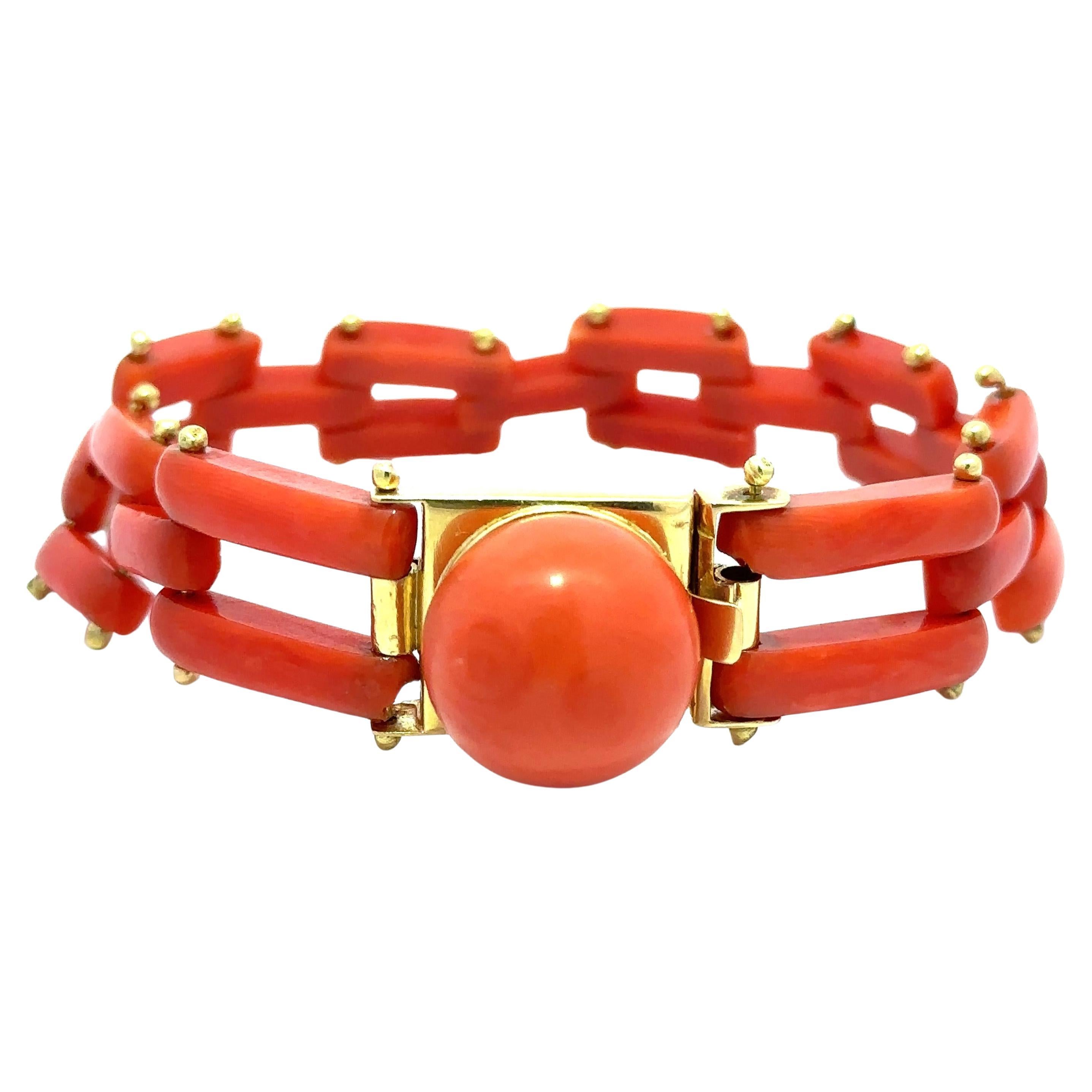 Vintage 18k Gold Custom
Button Mediterranean Italian Coral Gate Bracelet