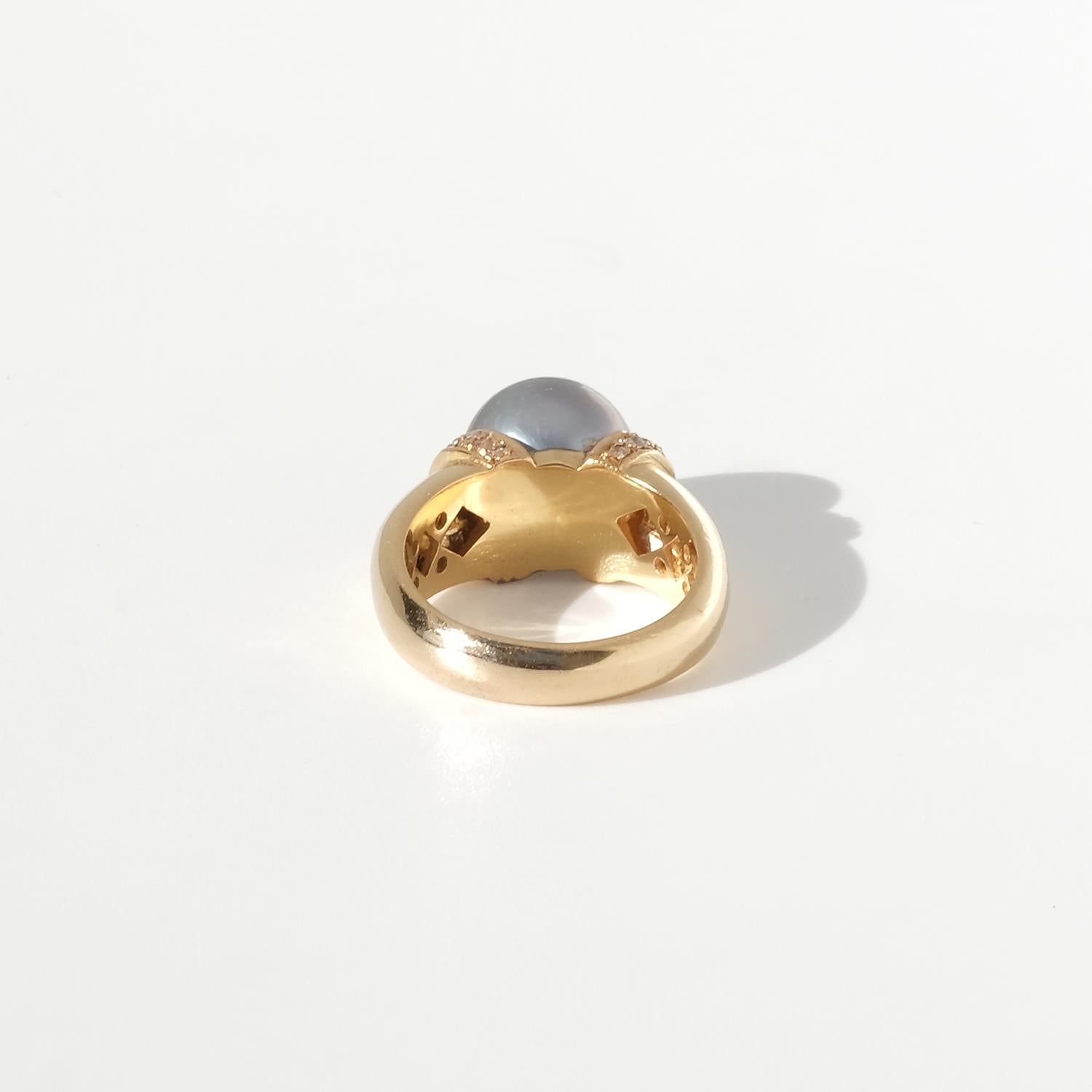 Vintage 18K Gold, Diamond and Tahitian Pearl Ring Made 2000 For Sale 1