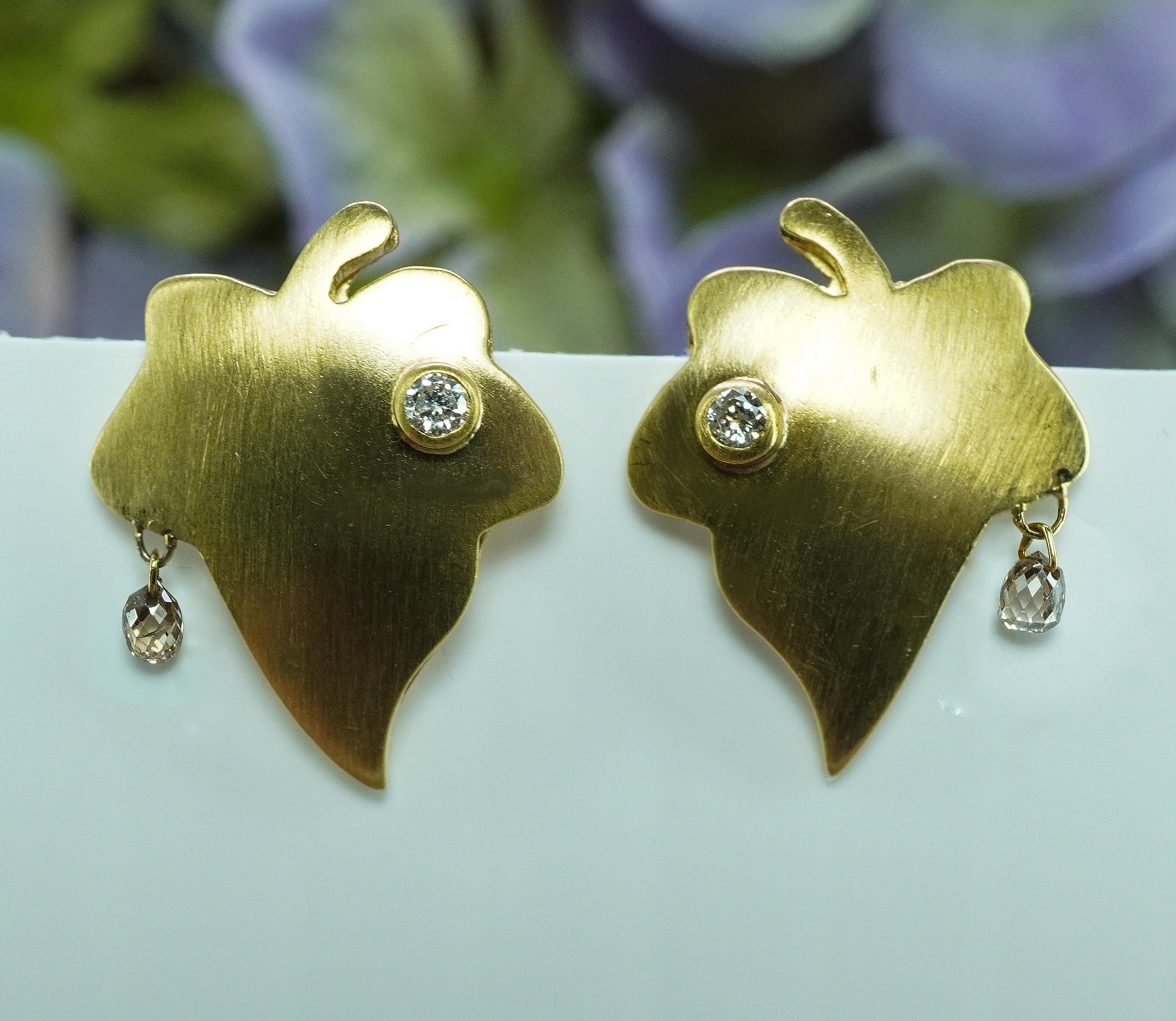  Vintage 18K Gold Diamant Briolette Ohrringe Organic Nature Estate

Diese schönen Ohrringe stammen aus einem schönen Nachlass. Sie sind aus dem begehrten 18-karätigen Gelbgold gefertigt. In jedem Ohrring ist ein 2-Punkte-Diamant im Rundschliff