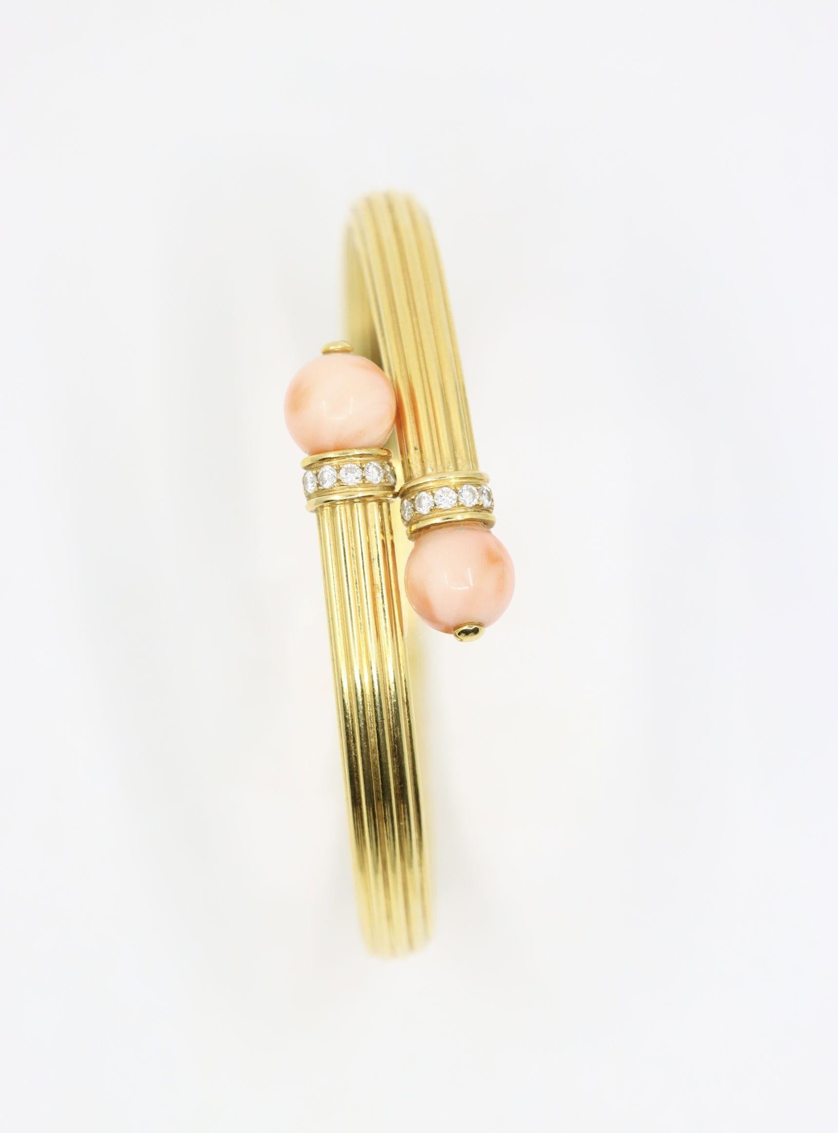 Perlina Bracciale in corallo con diamanti d'epoca in oro 18 carati in vendita