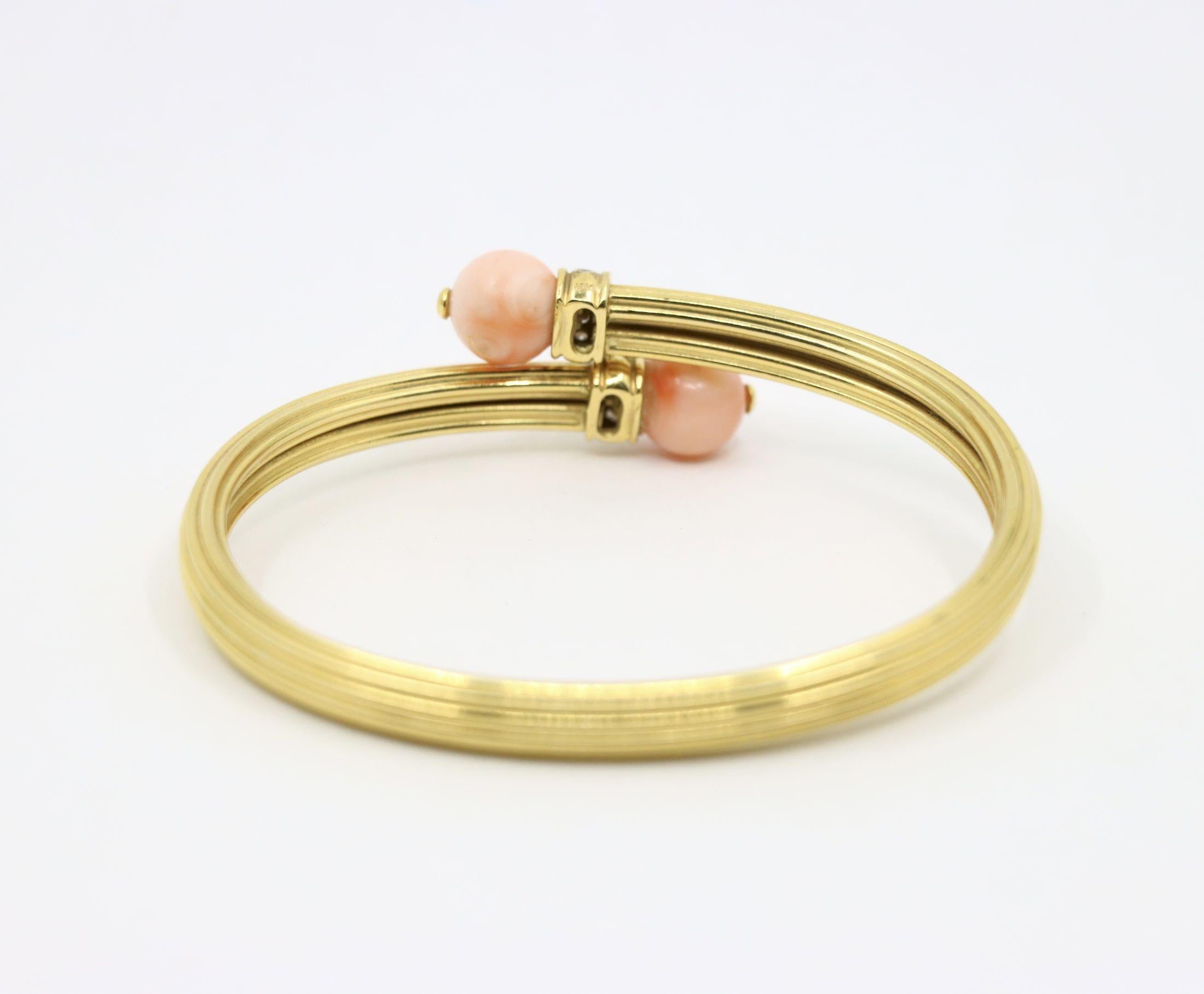 Bracciale in corallo con diamanti d'epoca in oro 18 carati in vendita 1