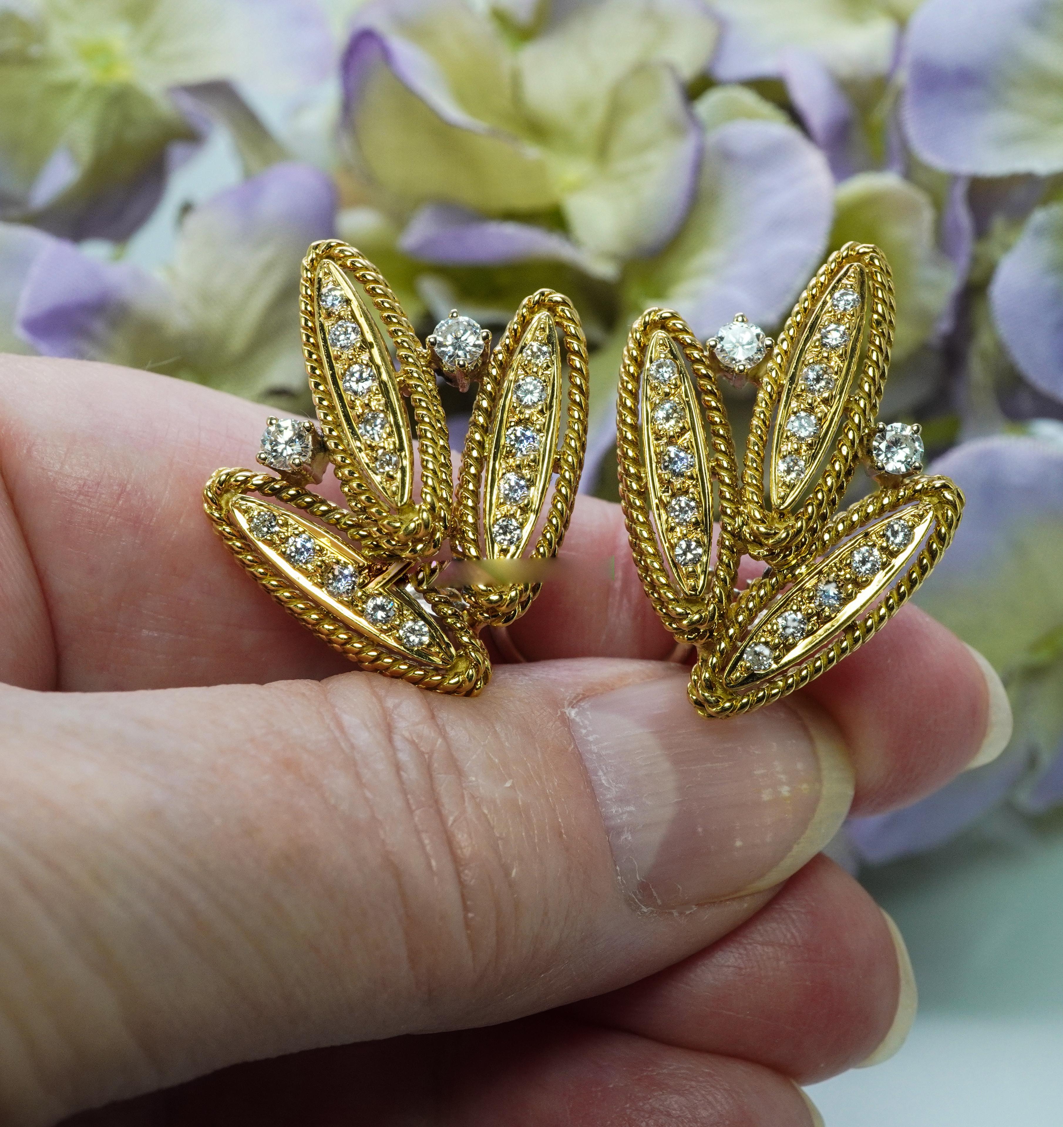 Vintage 18K Gold Diamant Ohrringe Opulent Estate Midcentury 13.4gr circa 1960s (Retro) im Angebot