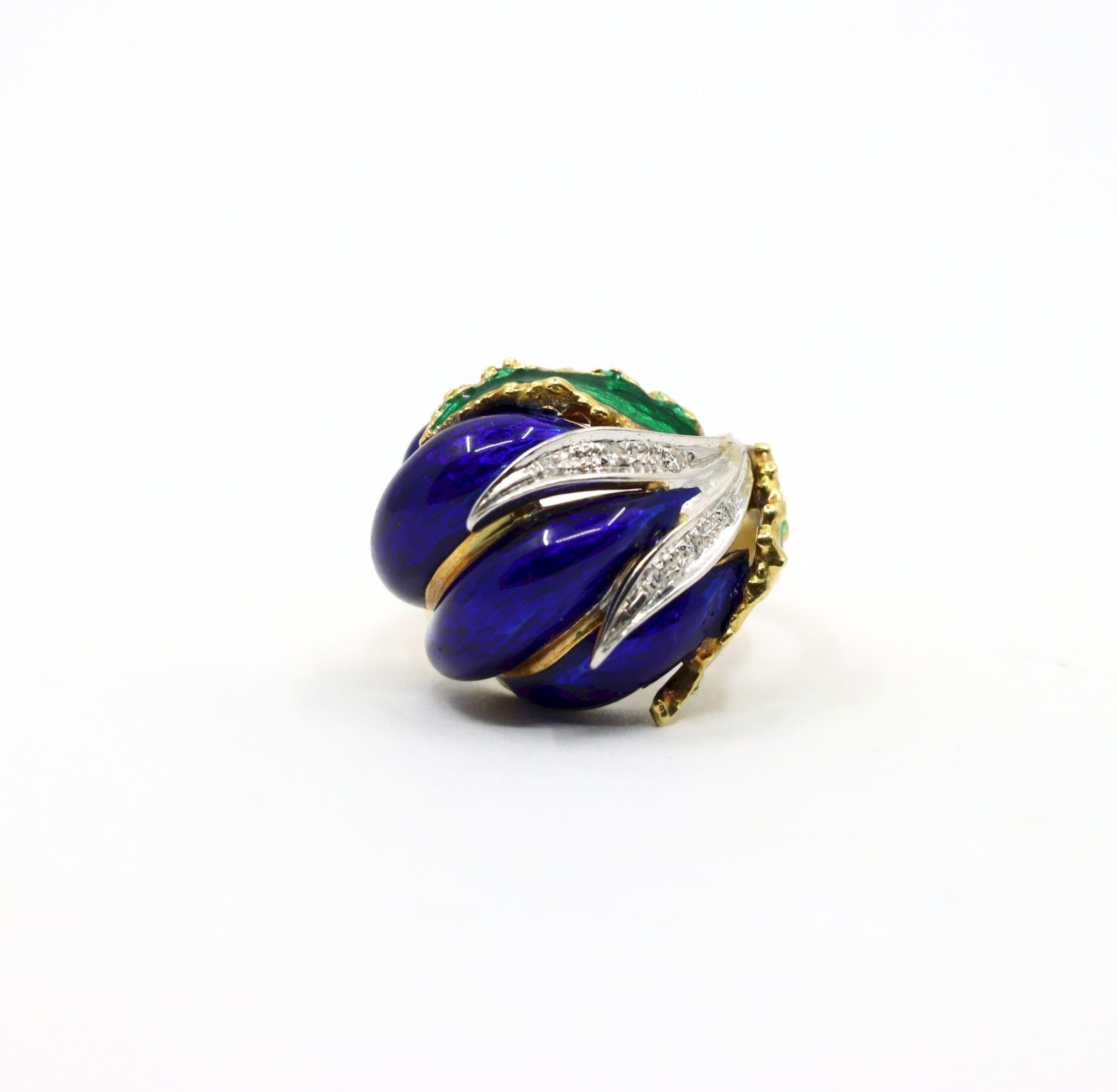 Taglio brillante Anello vintage con smalto e diamanti in oro 18 carati in vendita