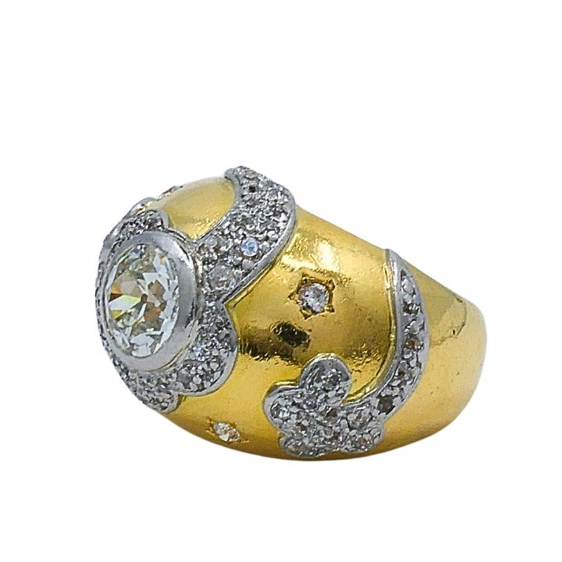 Vintage 18k Gold Diamond Floral Dome Ring In Good Condition For Sale In Beverly Hills, CA