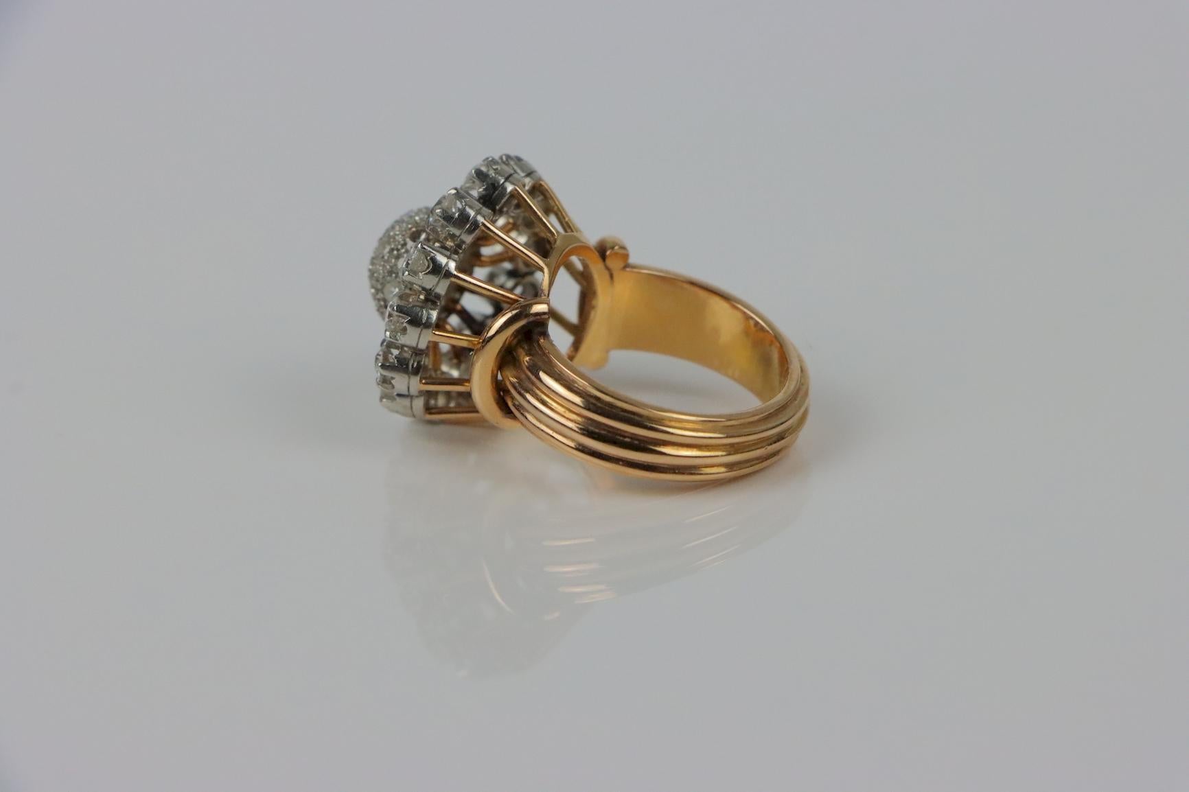 Donna Anello a fiore con diamante d'epoca in oro 18 carati in vendita