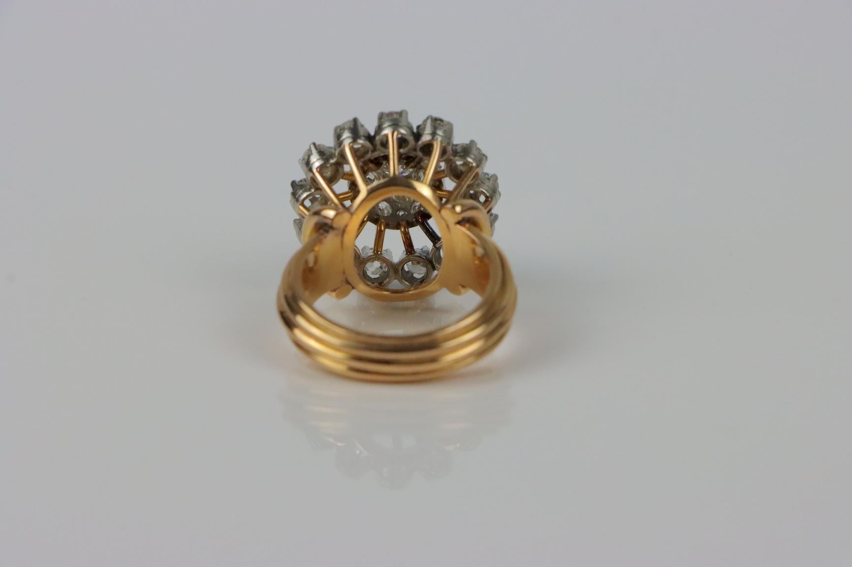 Anello a fiore con diamante d'epoca in oro 18 carati in vendita 1