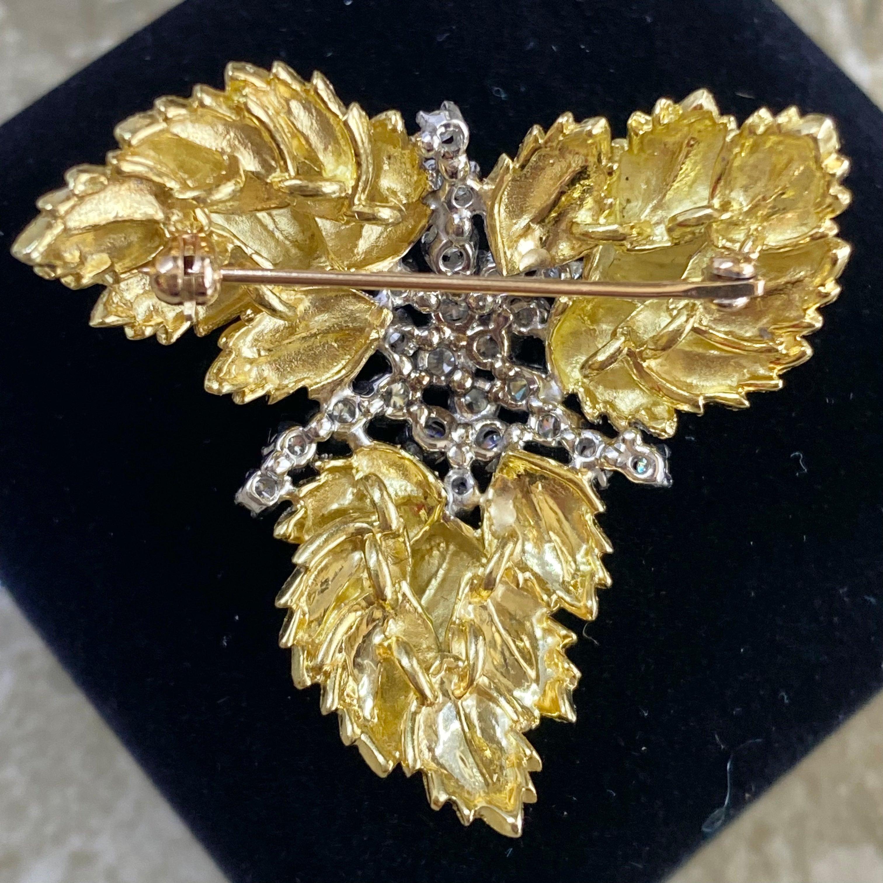 Brilliant Cut Vintage 18K Gold Diamond Pendant Brooch For Sale