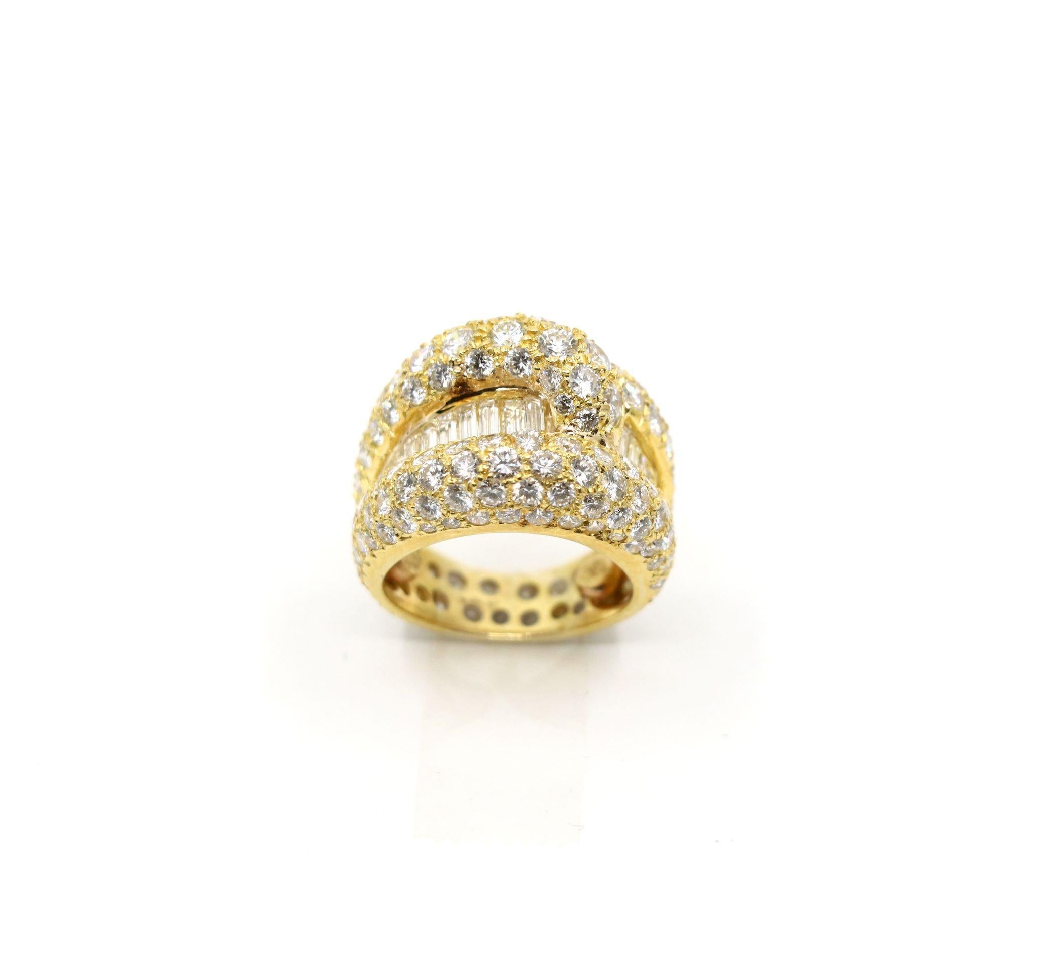 Anillo vintage de diamantes de oro de 18 quilates en venta 8