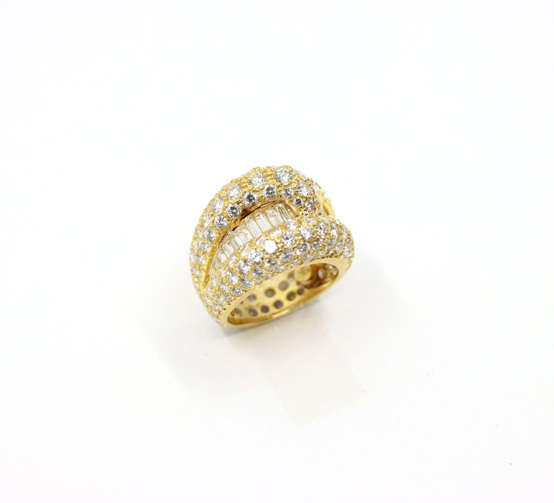 Anillo vintage de diamantes de oro de 18 quilates en venta 9