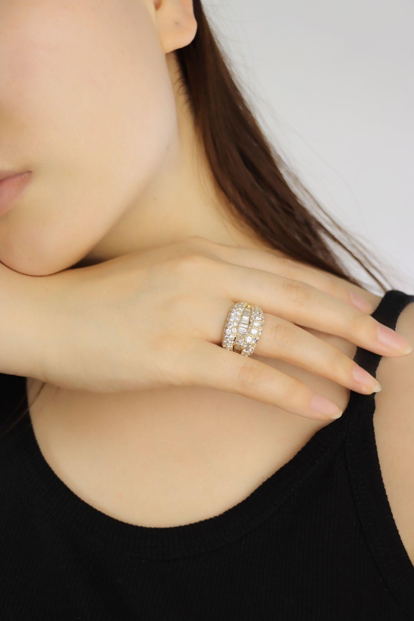 Anillo vintage de diamantes de oro de 18 quilates

Marcado:
18K

Dimensiones aproximadas:
6 - 6,25 (Tamaño del anillo) 
2,1 cm (Anchura) 
Aprox. 5,58 quilates (Diamante)
9,8 gramos de peso.

** Los diamantes y las piedras de color se miden hasta