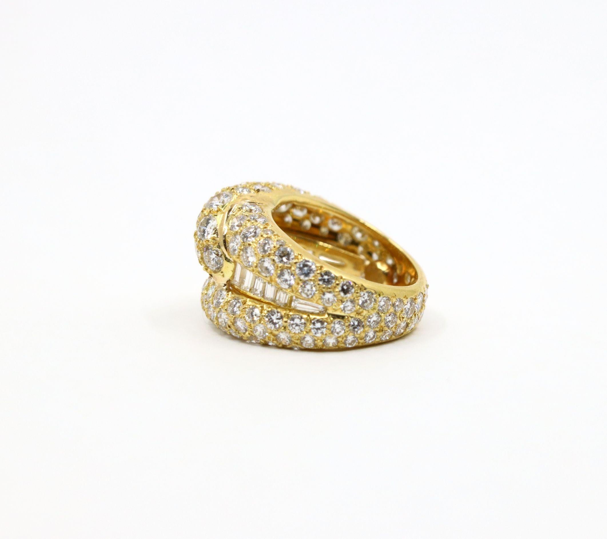 Anillo vintage de diamantes de oro de 18 quilates en venta 1
