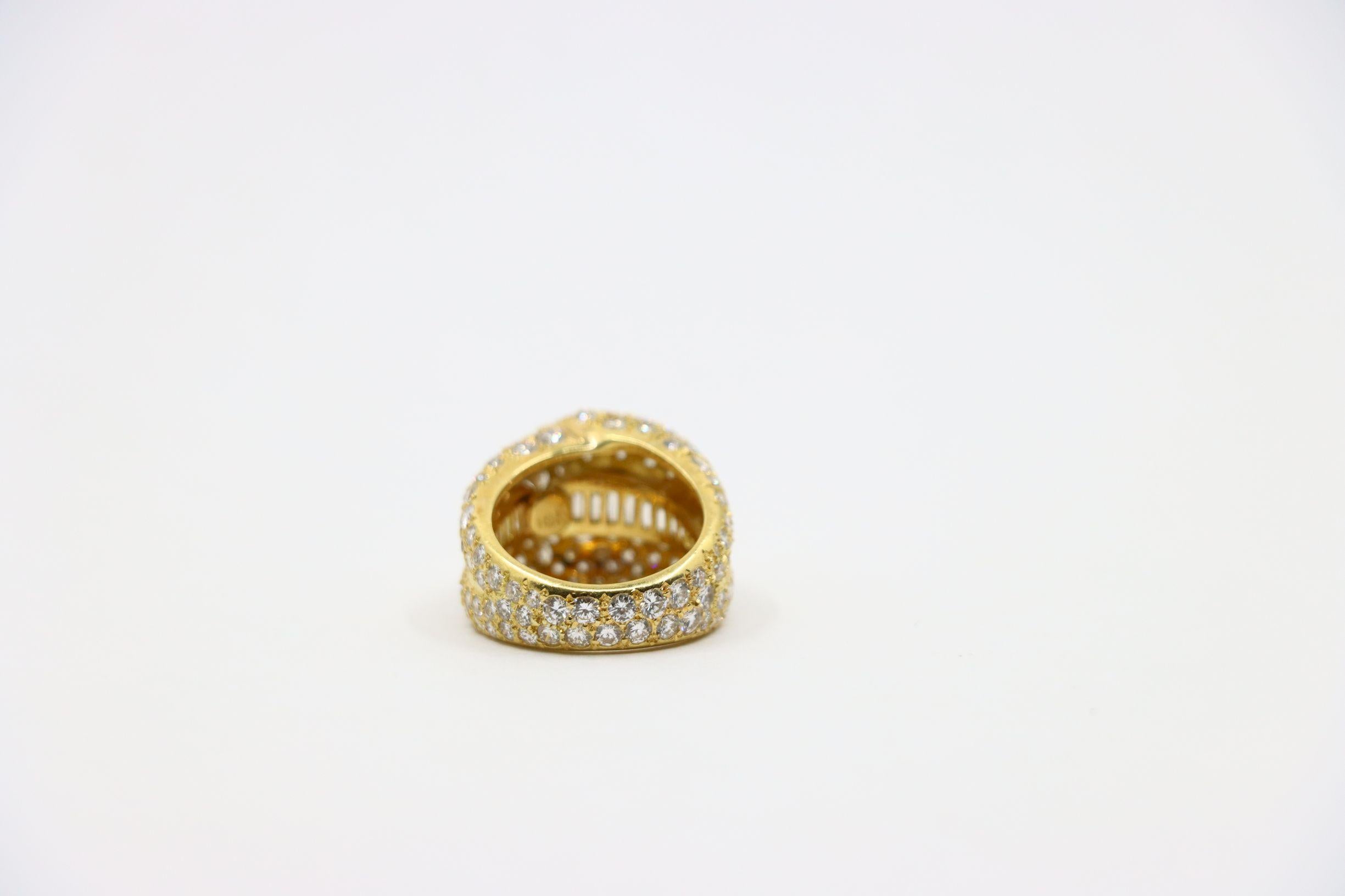 Anillo vintage de diamantes de oro de 18 quilates en venta 2