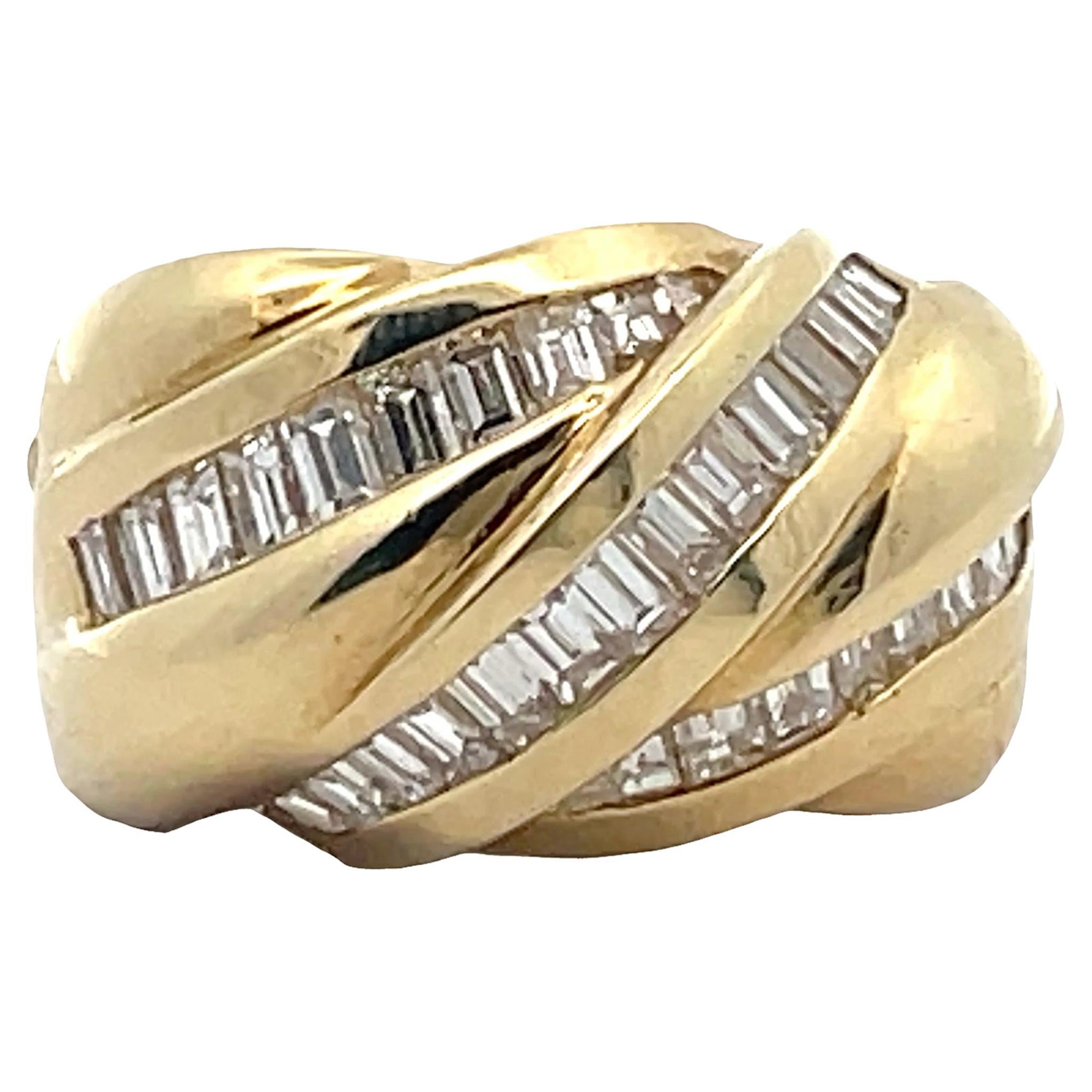 Vintage 18K Gold Diamantring mit überlappenden Reihen von Baguette-Diamanten im Angebot