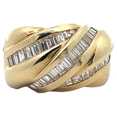 Vintage 18K Gold Diamond Ring with Overlapping Rows of Baguette Diamonds
