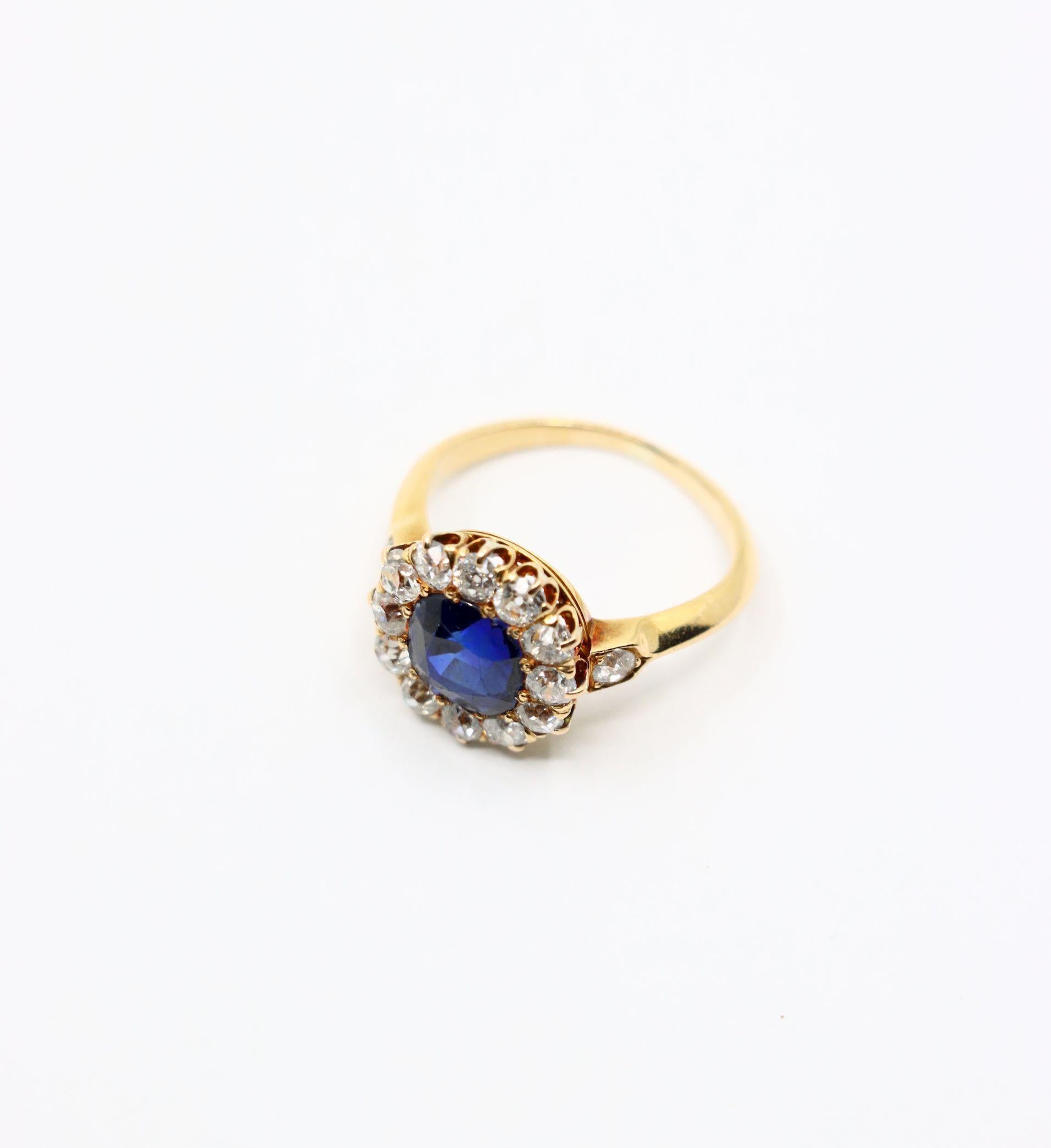 Anello vintage con zaffiro e diamante in oro 18 carati in vendita 7