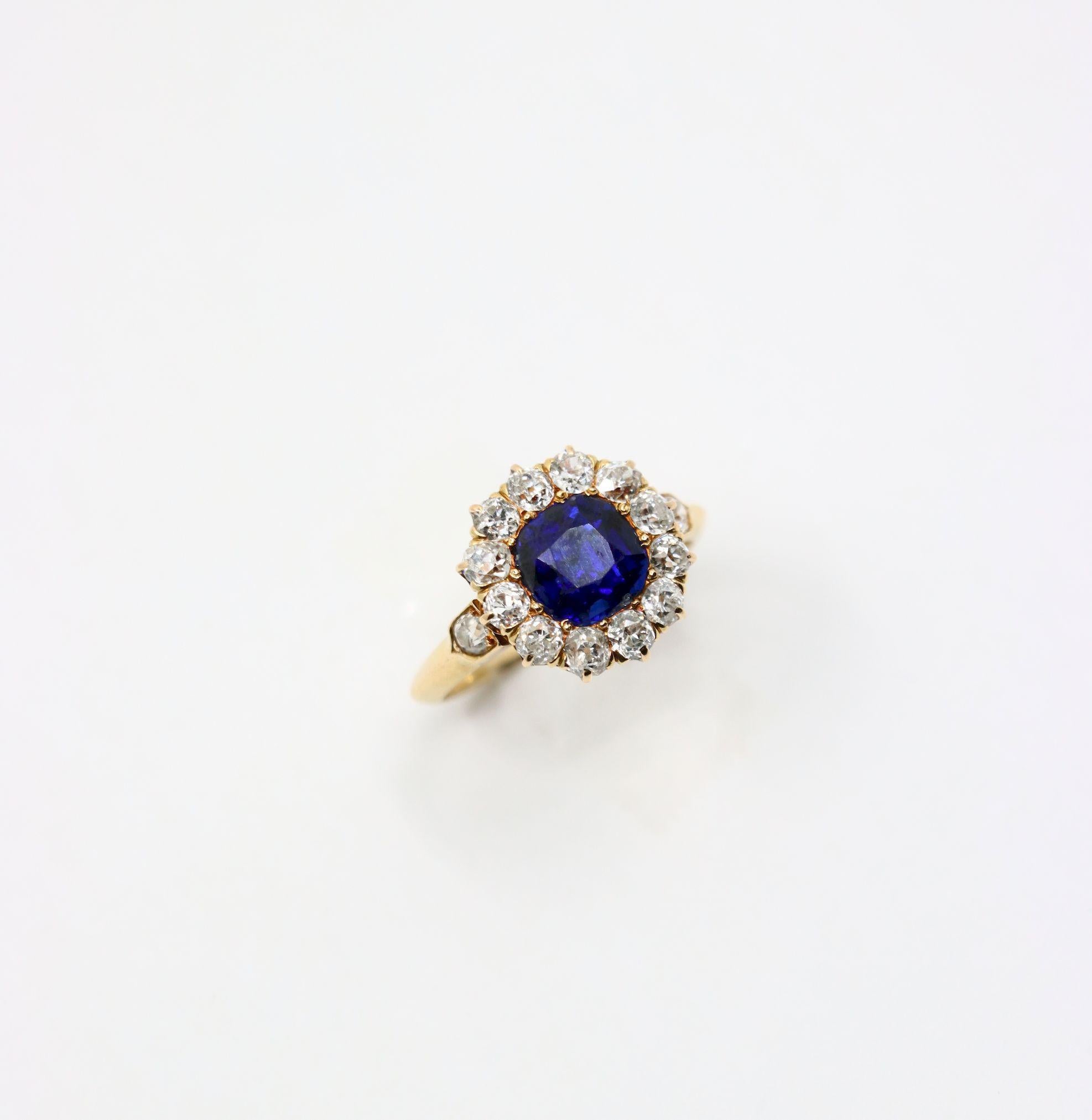 Quadrato Anello vintage con zaffiro e diamante in oro 18 carati in vendita