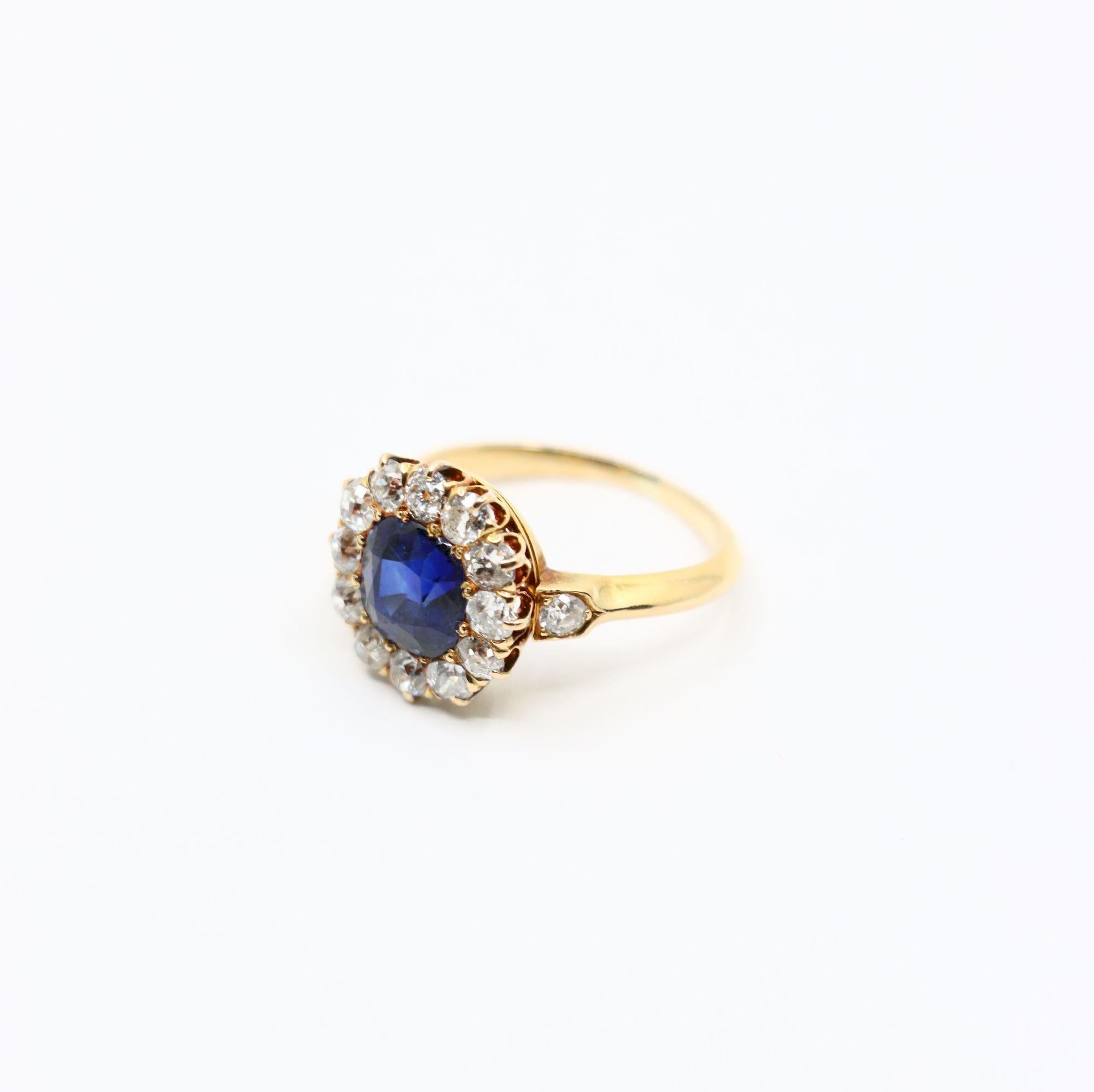 Anello vintage con zaffiro e diamante in oro 18 carati in vendita 3