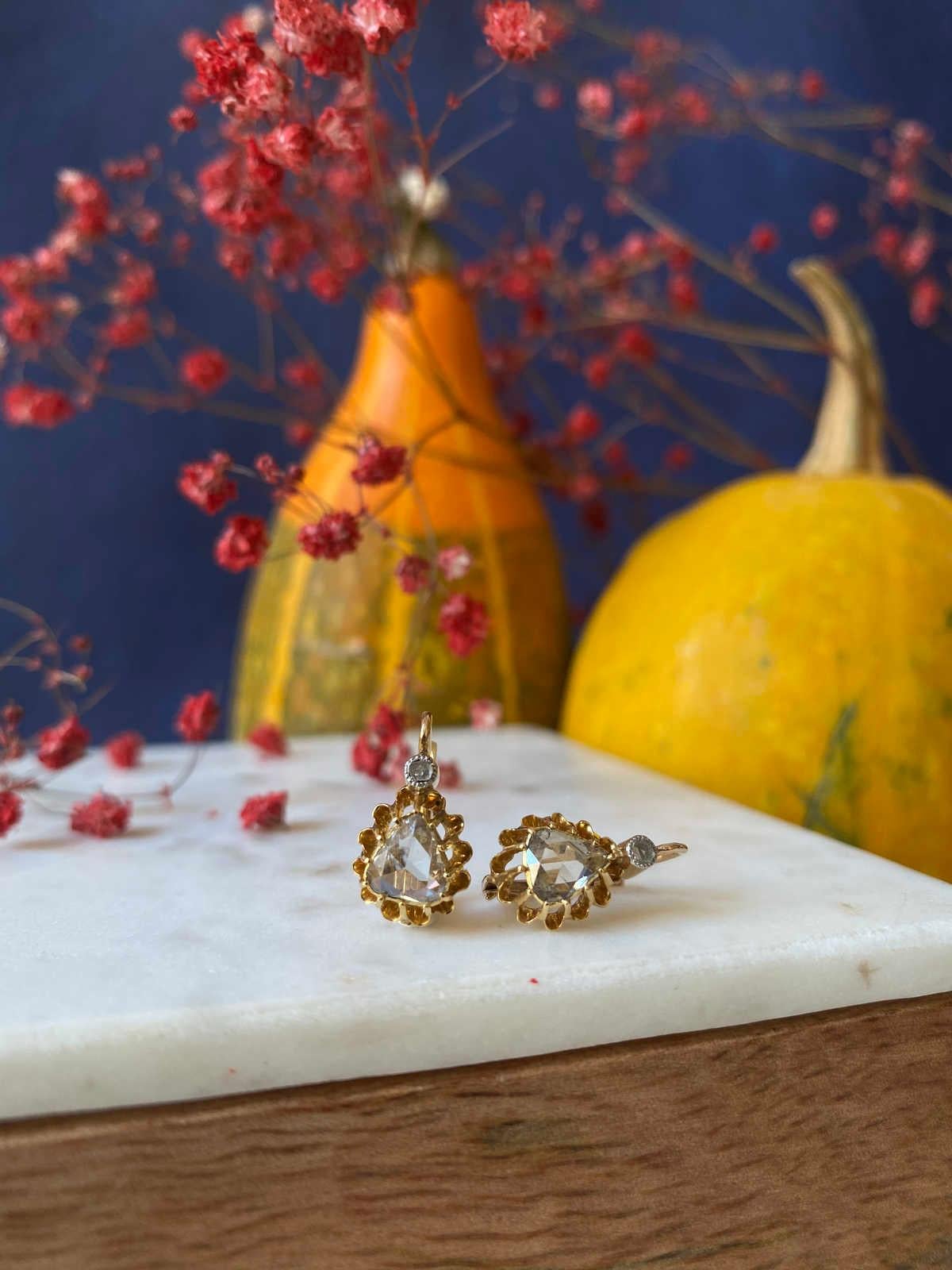 Vintage 18K Gold Diamanten Lever Back Ohrringe  im Zustand „Gut“ im Angebot in PARIS, FR