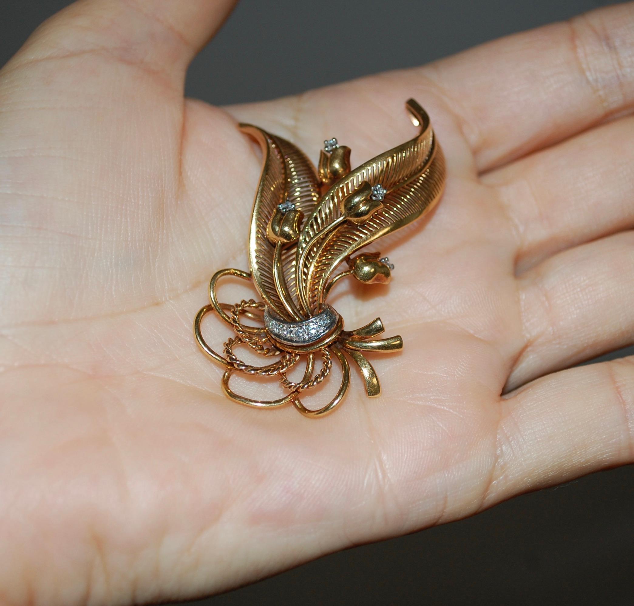18k Gold Diamonds Retro Brooch In Excellent Condition For Sale In Lake Worth, FL