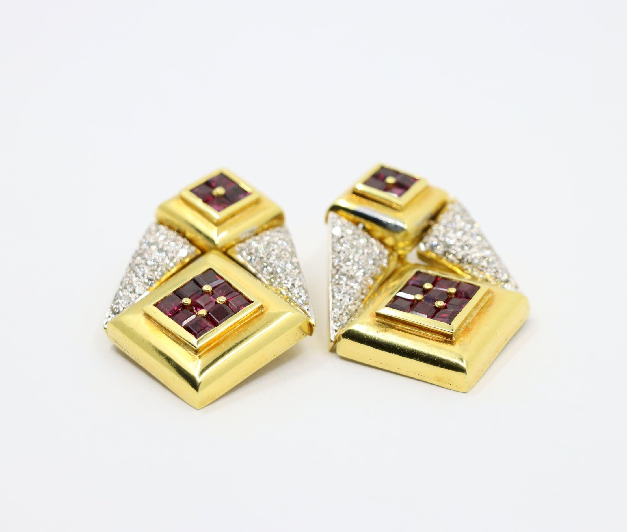 Vintage 18K Gold Diamonds Ruby Geometry Shape Earring For Sale 5