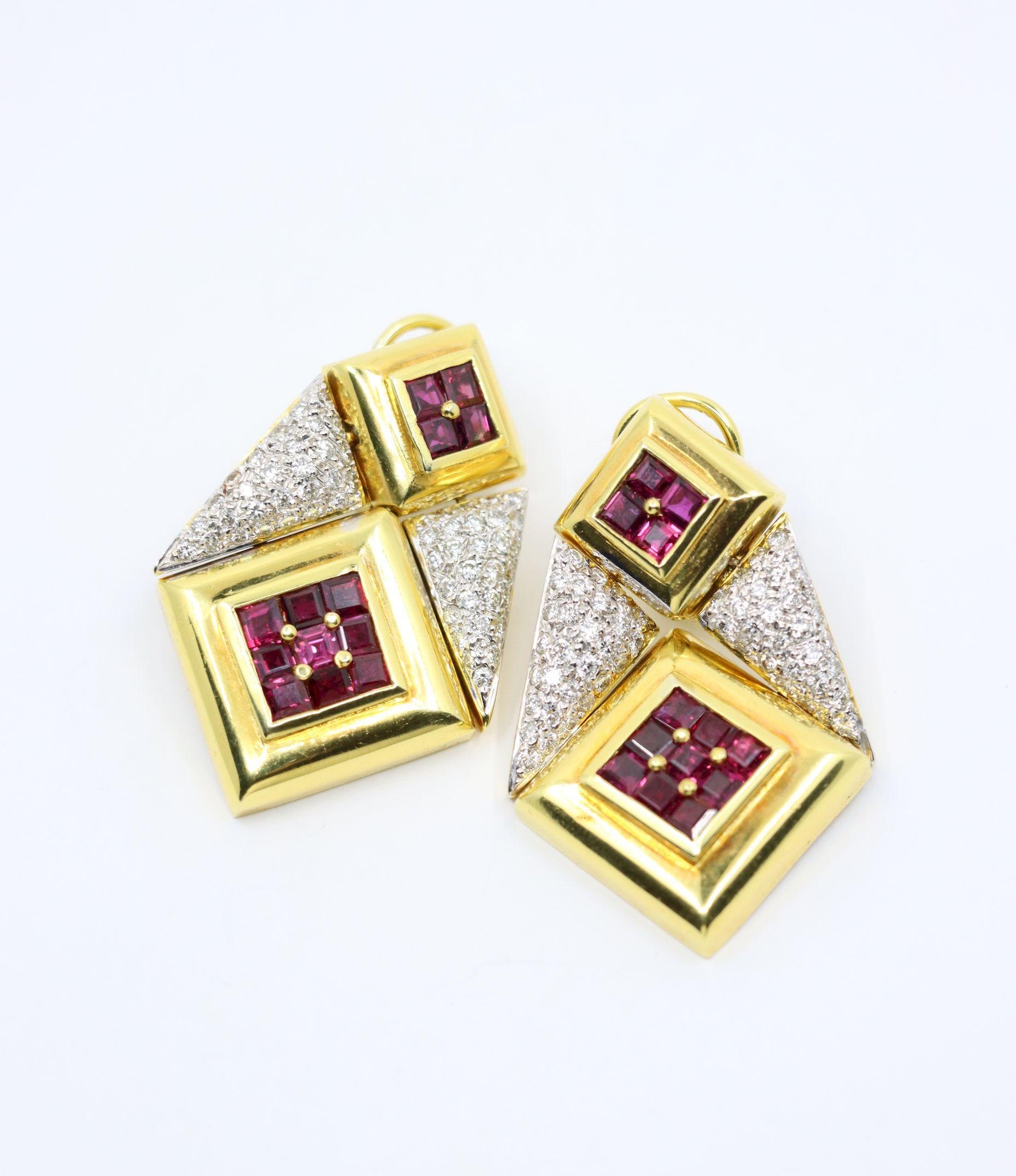 Brilliant Cut Vintage 18K Gold Diamonds Ruby Geometry Shape Earring For Sale