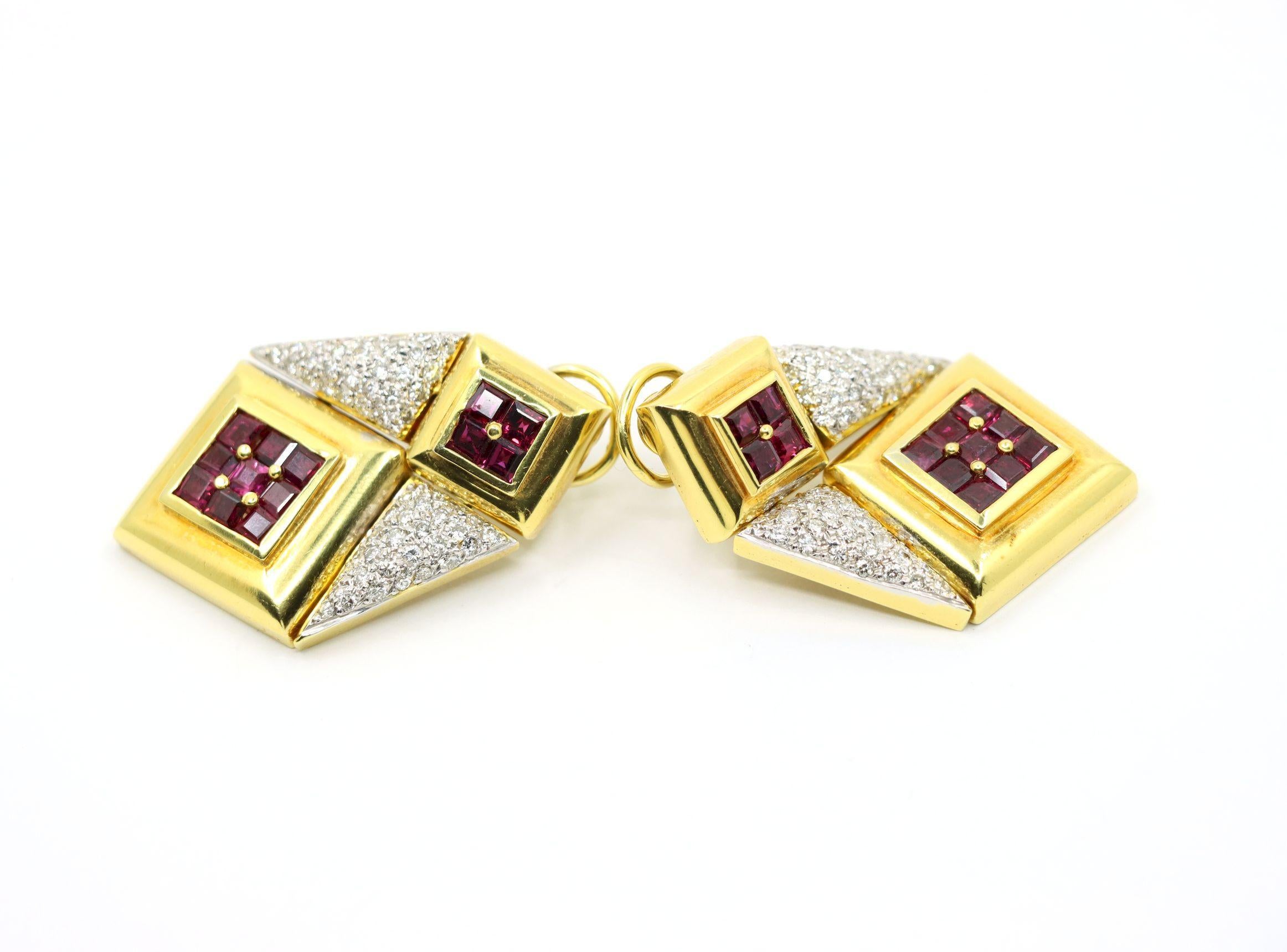 Vintage 18K Gold Diamonds Ruby Geometry Shape Earring In Good Condition For Sale In Flushing, NY