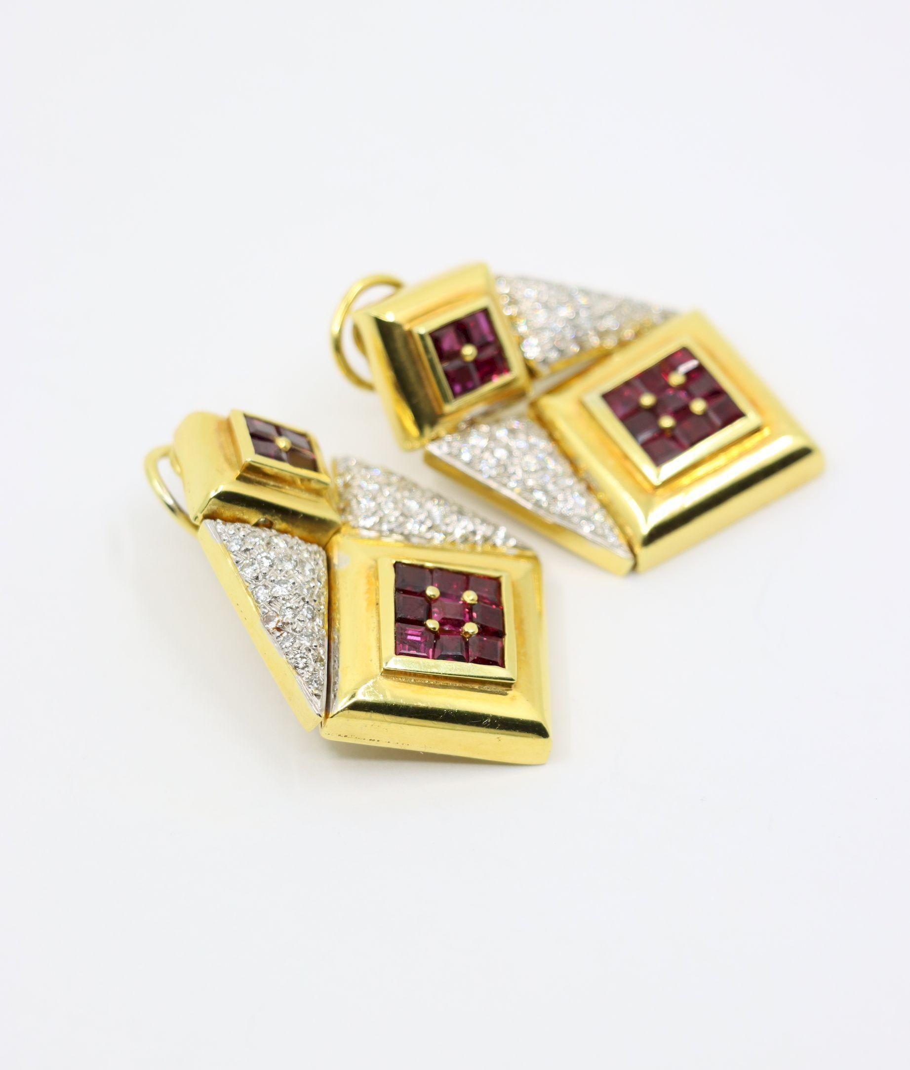 Women's Vintage 18K Gold Diamonds Ruby Geometry Shape Earring For Sale