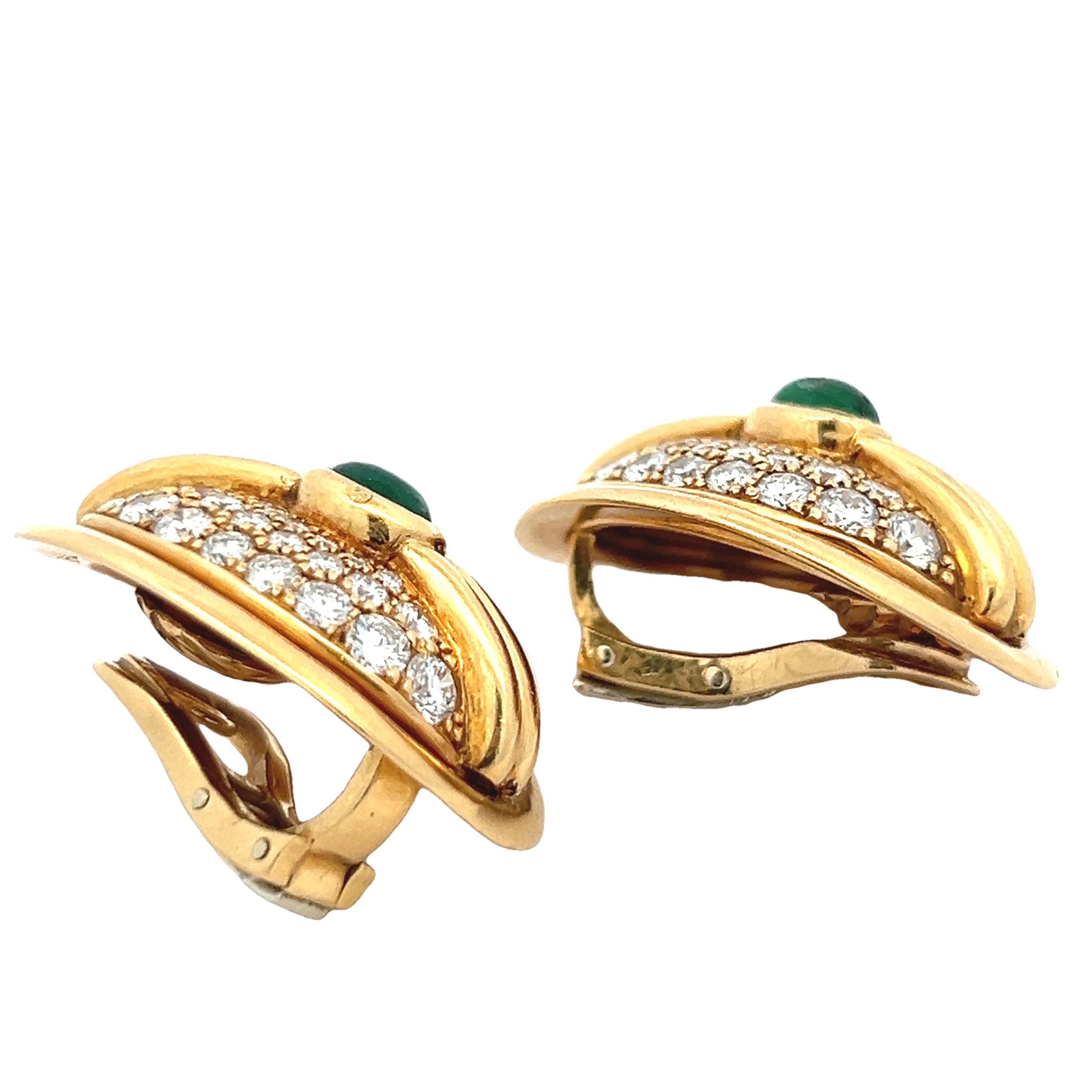 Vintage 18K Gold Smaragd & Diamant Clip-On Ohrringe, 1,7ct D-F VVS im Zustand „Hervorragend“ im Angebot in Miami, FL