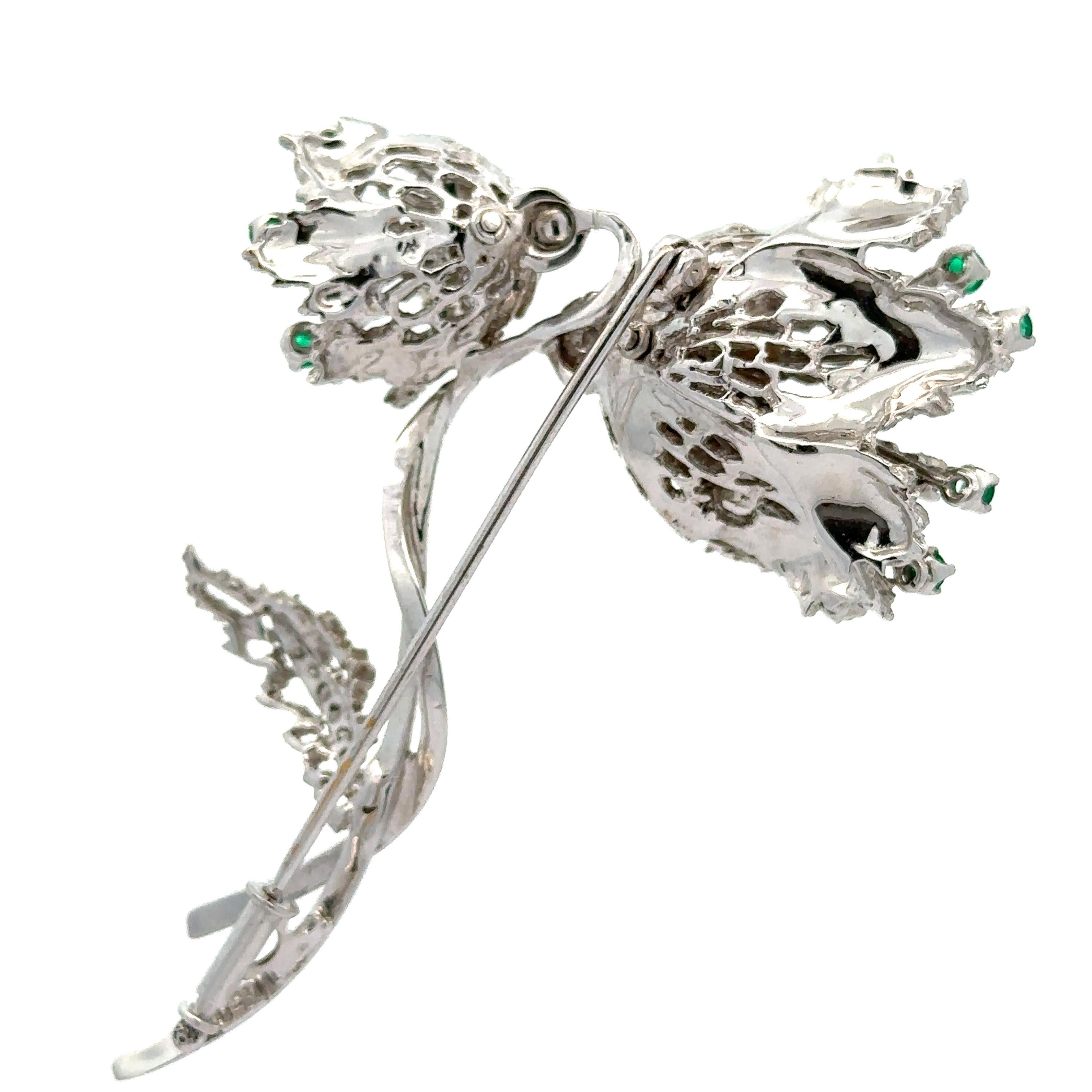 Round Cut Vintage 18k Gold Emerald & Diamond en Tremblant Nugget Coral Flower Pin Brooch For Sale
