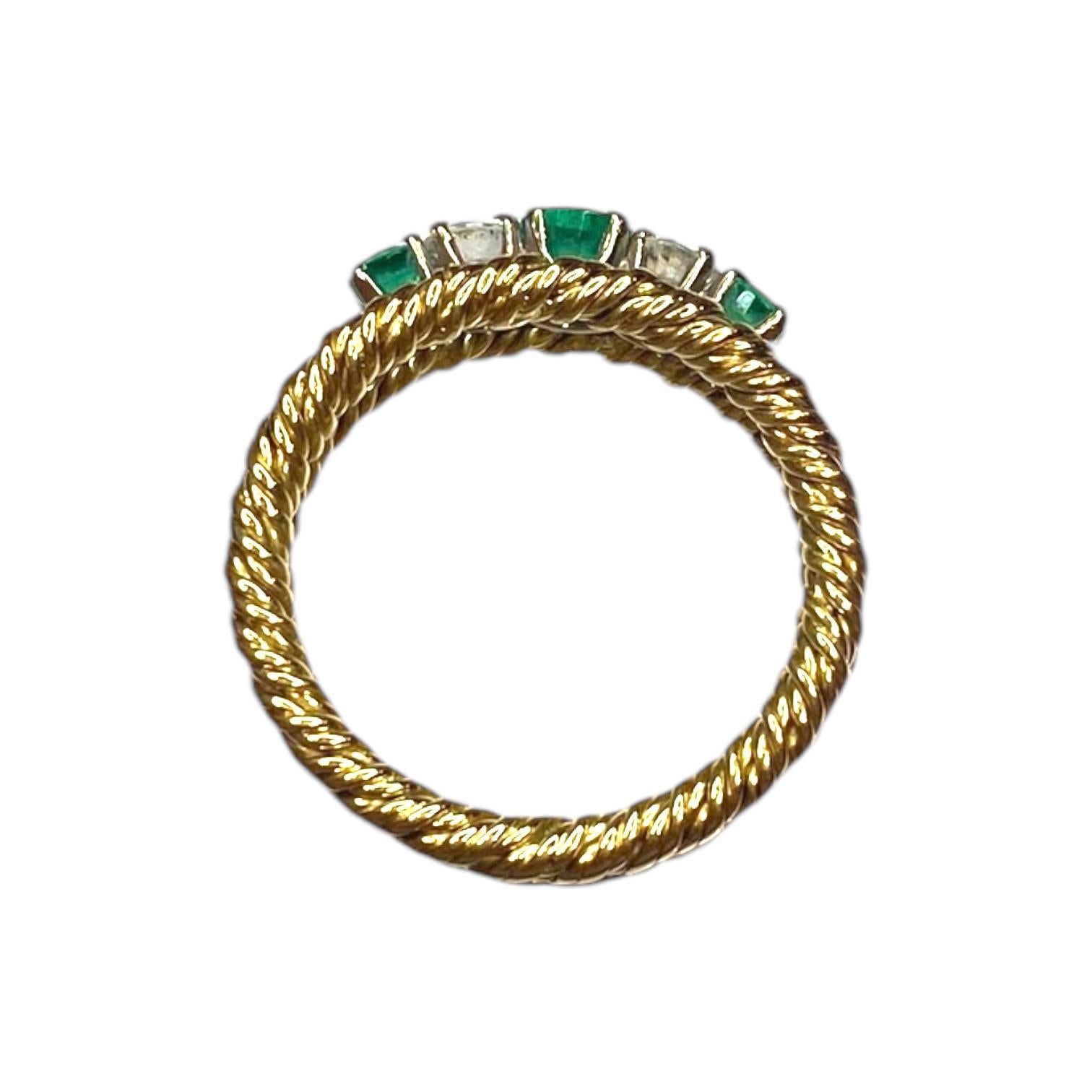 Vintage 18K Gold Emerald & Diamond Five Stone Band Ring In Good Condition For Sale In Henderson, NV