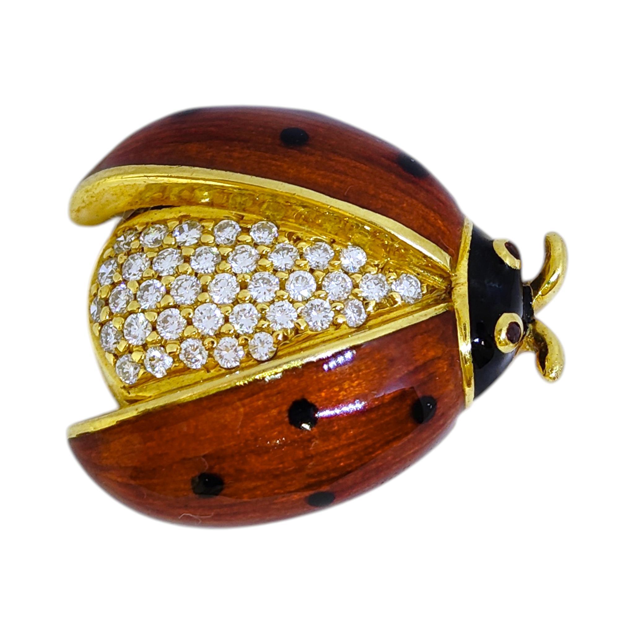 Femenino o masculino Vintage 18K Gold Enamel And Diamond Ladybug Brooch en venta