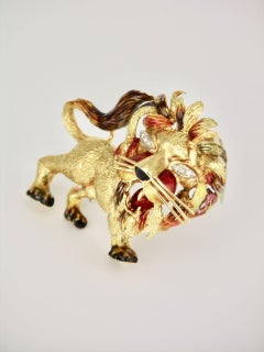 Vintage 18 Karat Gold Enamel and Diamond Lion Novelty Brooch Pin